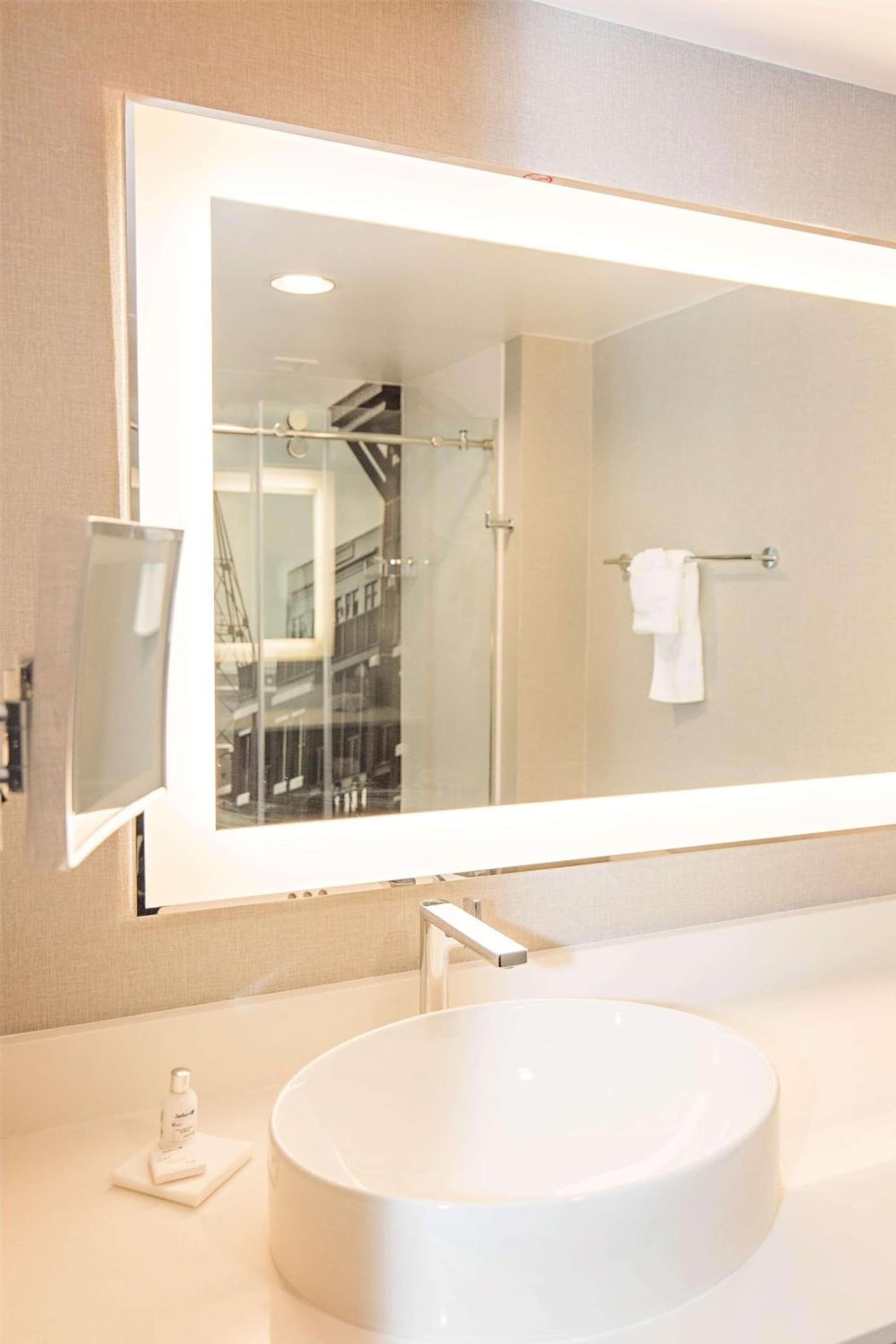 Radisson Blu Fargo gallery photo in Fargo, ND — image 23