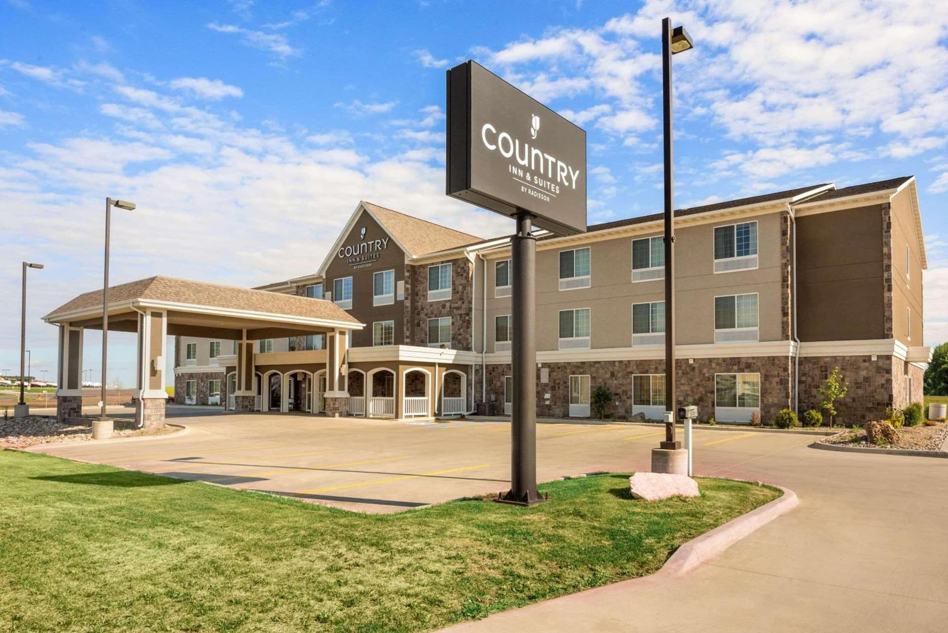 Country Inn & Suites by Radisson, Minot, ND featured exterior or lobby in Minot, ND — similar hotel