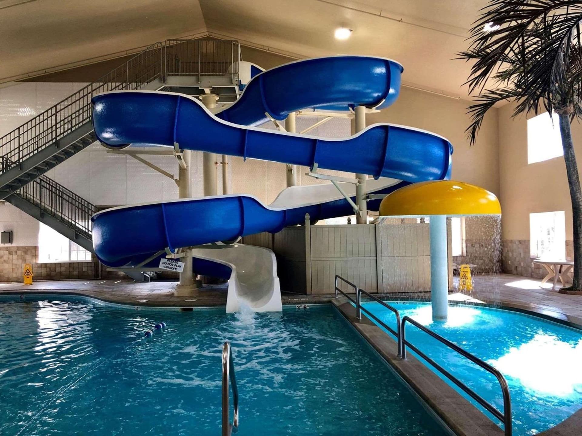 Country Inn & Suites by Radisson Bismarck Waterpark gallery photo in Bismarck, ND — image 28