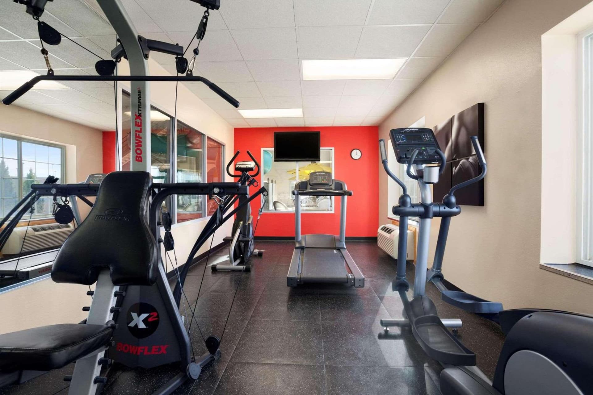 Country Inn & Suites by Radisson Bismarck Waterpark gallery photo in Bismarck, ND — image 21