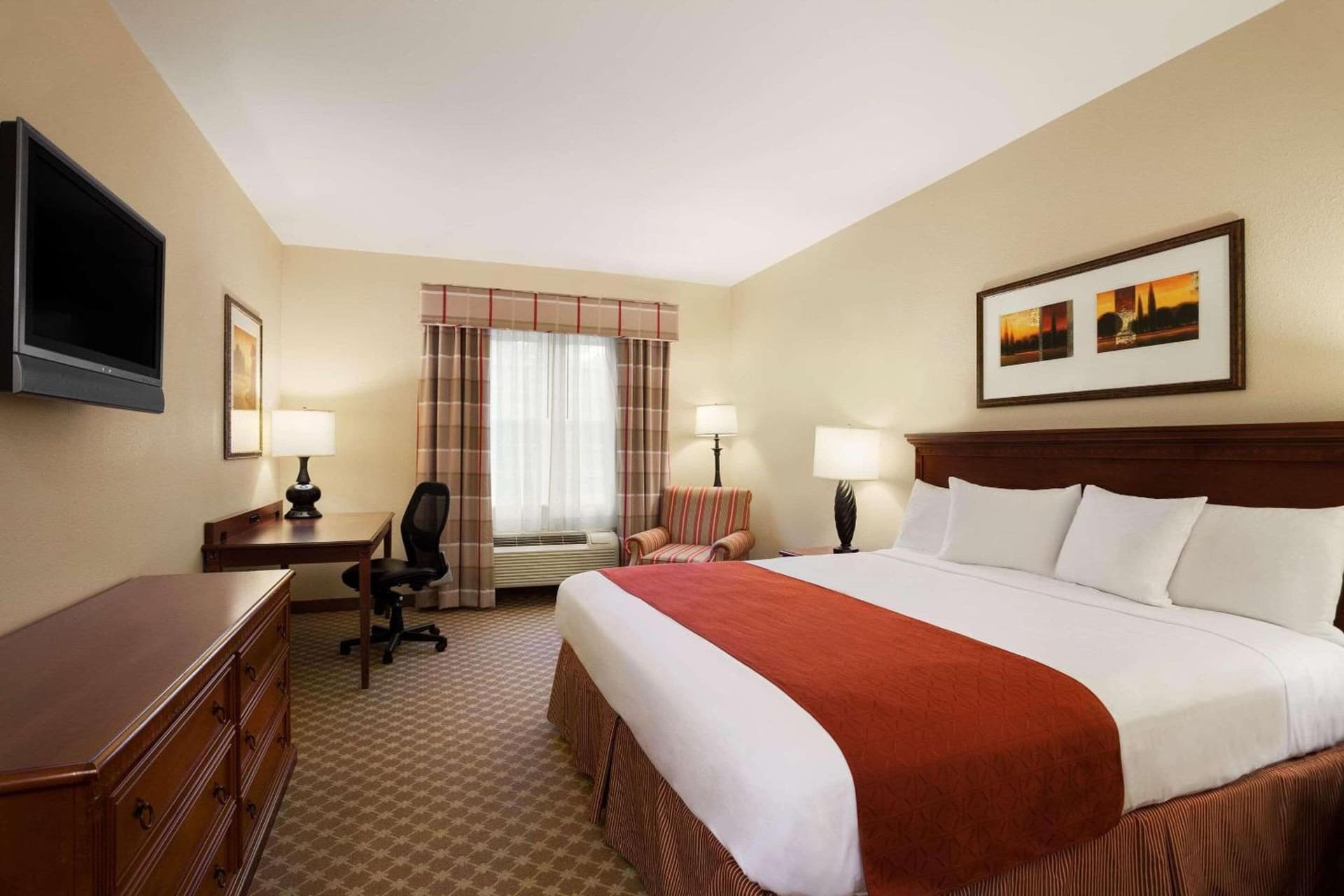 Four Points by Sheraton Bedford Manchester Airport property views in Bedford — gallery photo 3