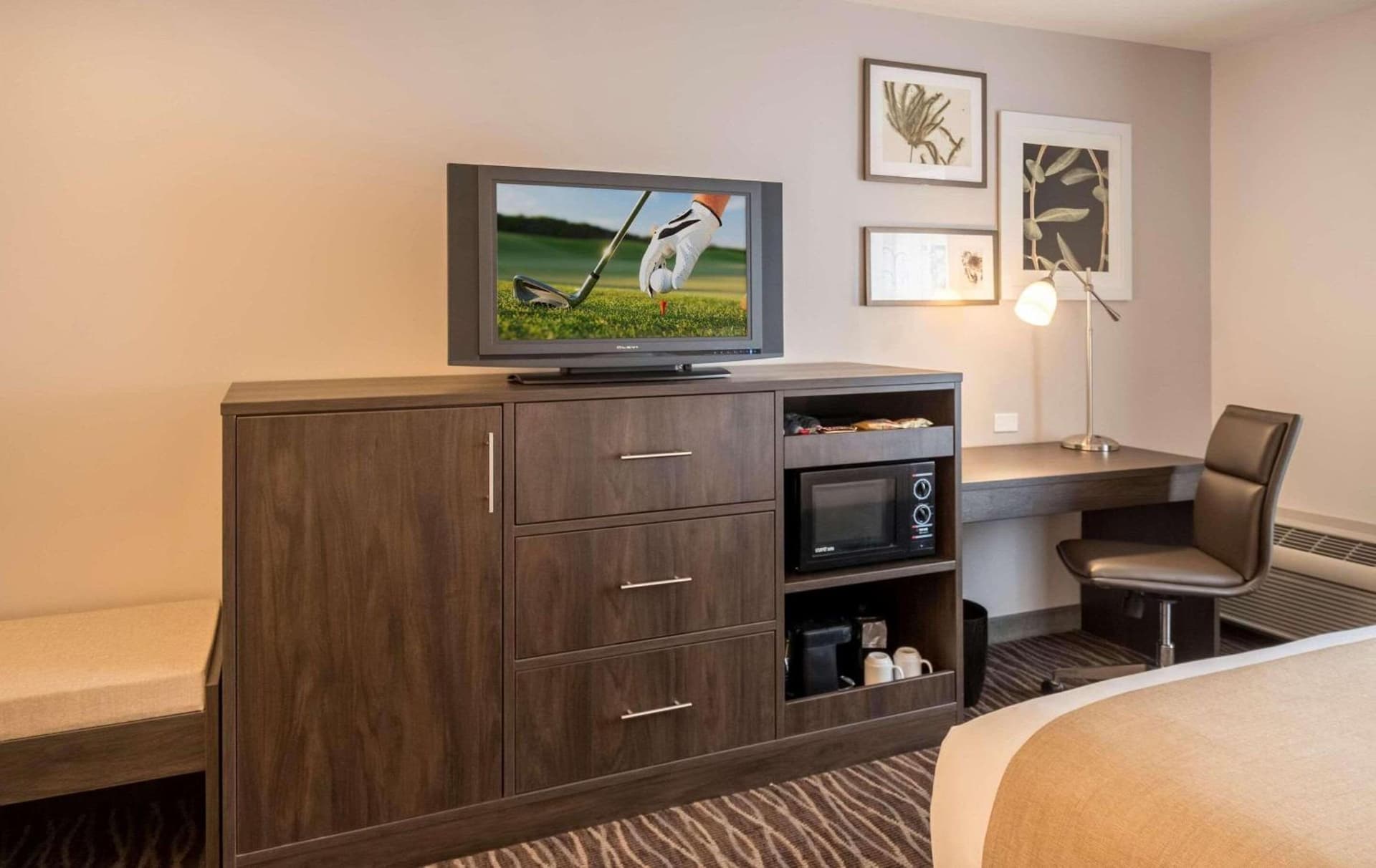 Country Inn & Suites by Radisson, Rochester-Pittsford-Brighton, NY property views in Rochester, NY — gallery photo 3