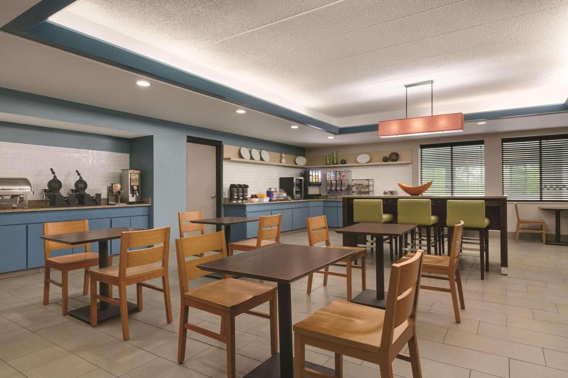 Country Inn & Suites by Radisson, Port Clinton, OH interior in Port Clinton, OH — gallery photo 2