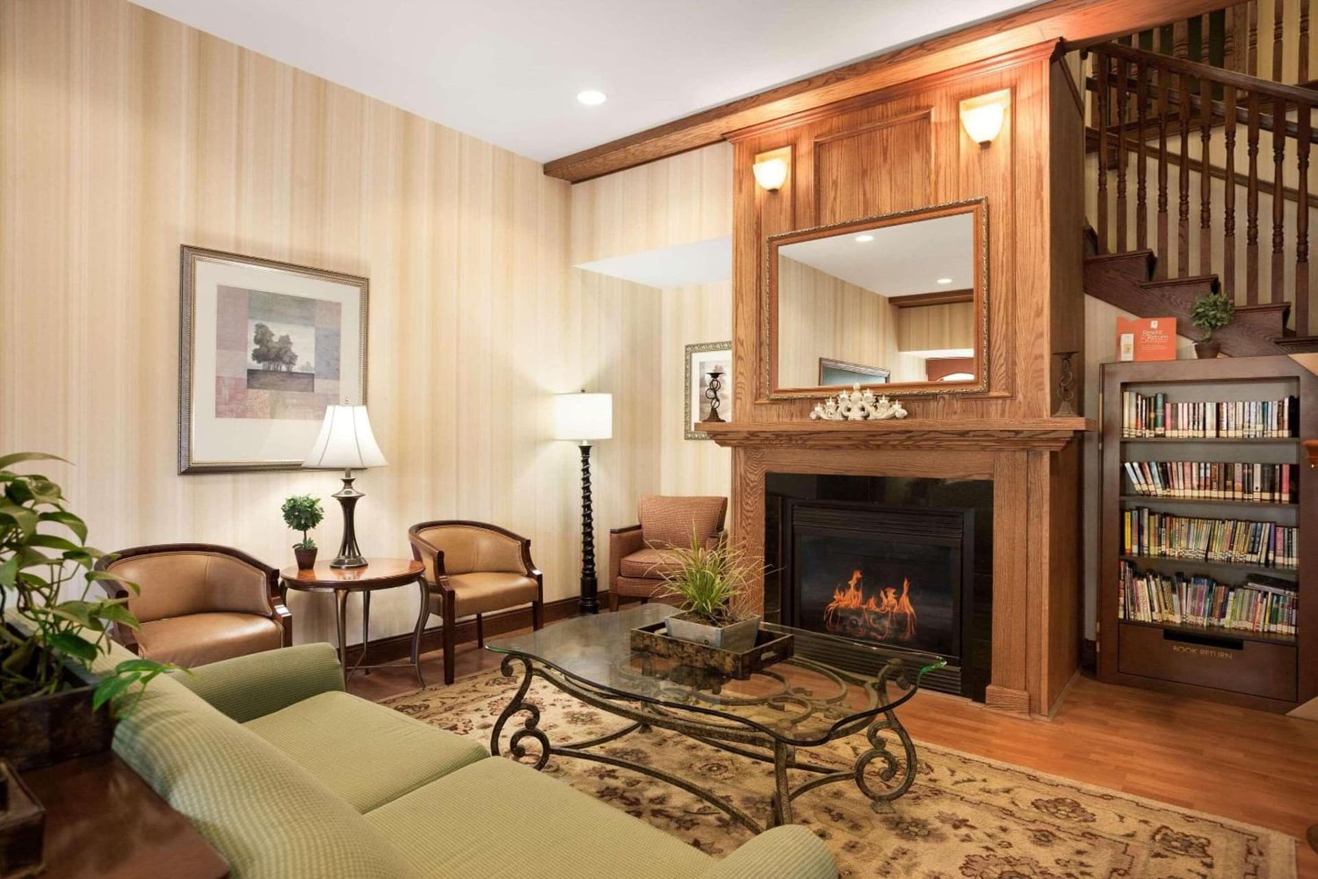 Country Inn & Suites by Radisson, Ithaca, NY interior in Ithaca, NY — gallery photo 2