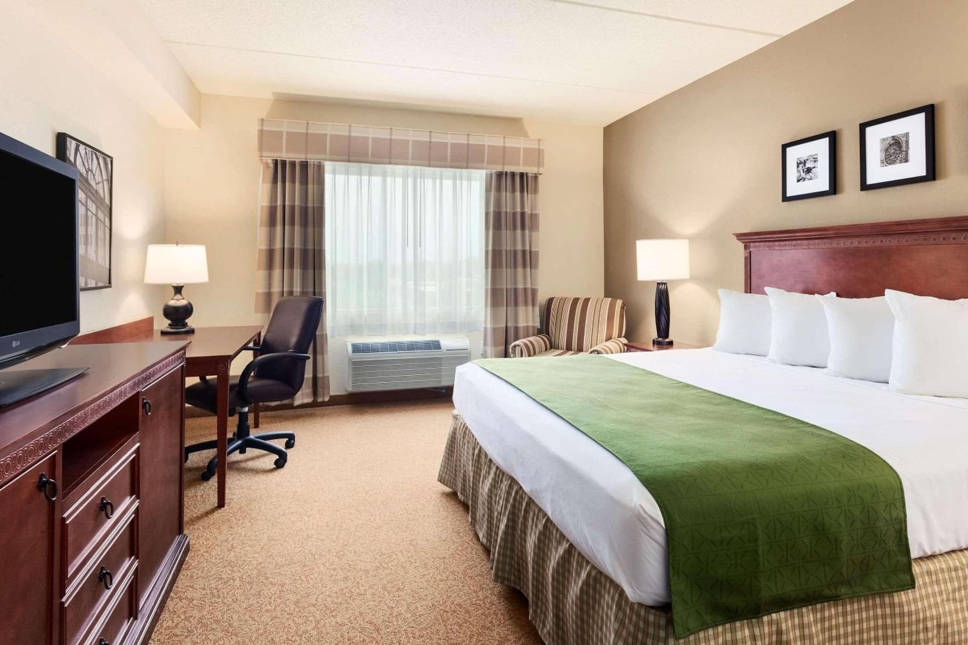 Country Inn & Suites by Radisson, Buffalo South I-90, NY gallery photo in West Seneca — image 25