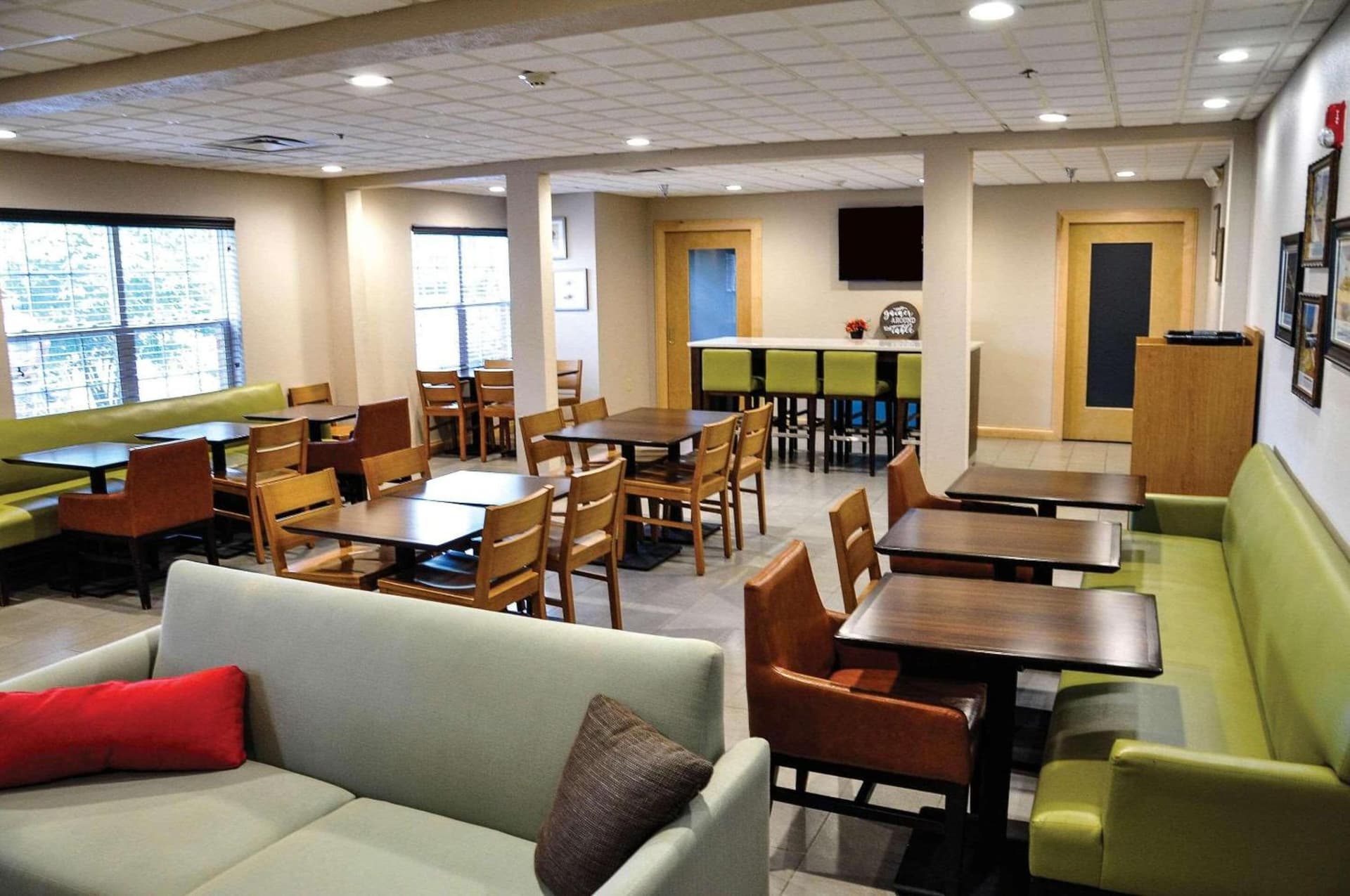 Country Inn & Suites by Radisson, Beavercreek-Dayton gallery photo in Fairborn, OH — image 58