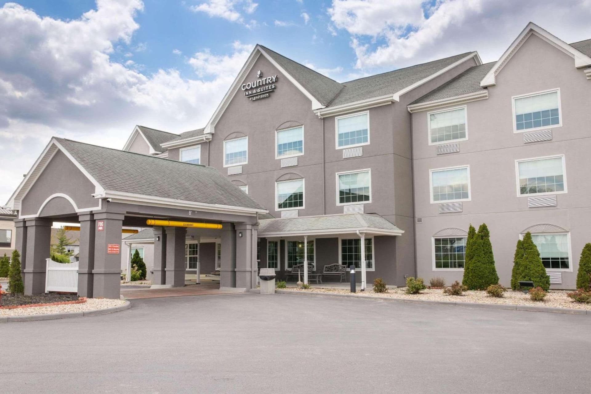 Country Inn & Suites by Radisson, Columbus West, OH featured exterior or lobby in Columbus, OH — similar hotel