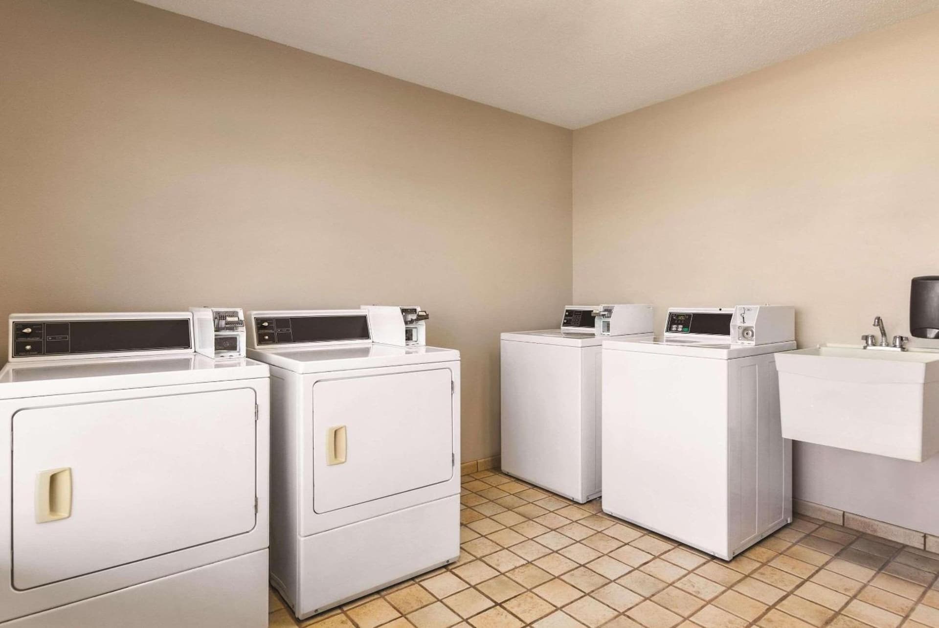 Country Inn & Suites by Radisson, Springfield, OH gallery photo in Springfield, OH — image 31