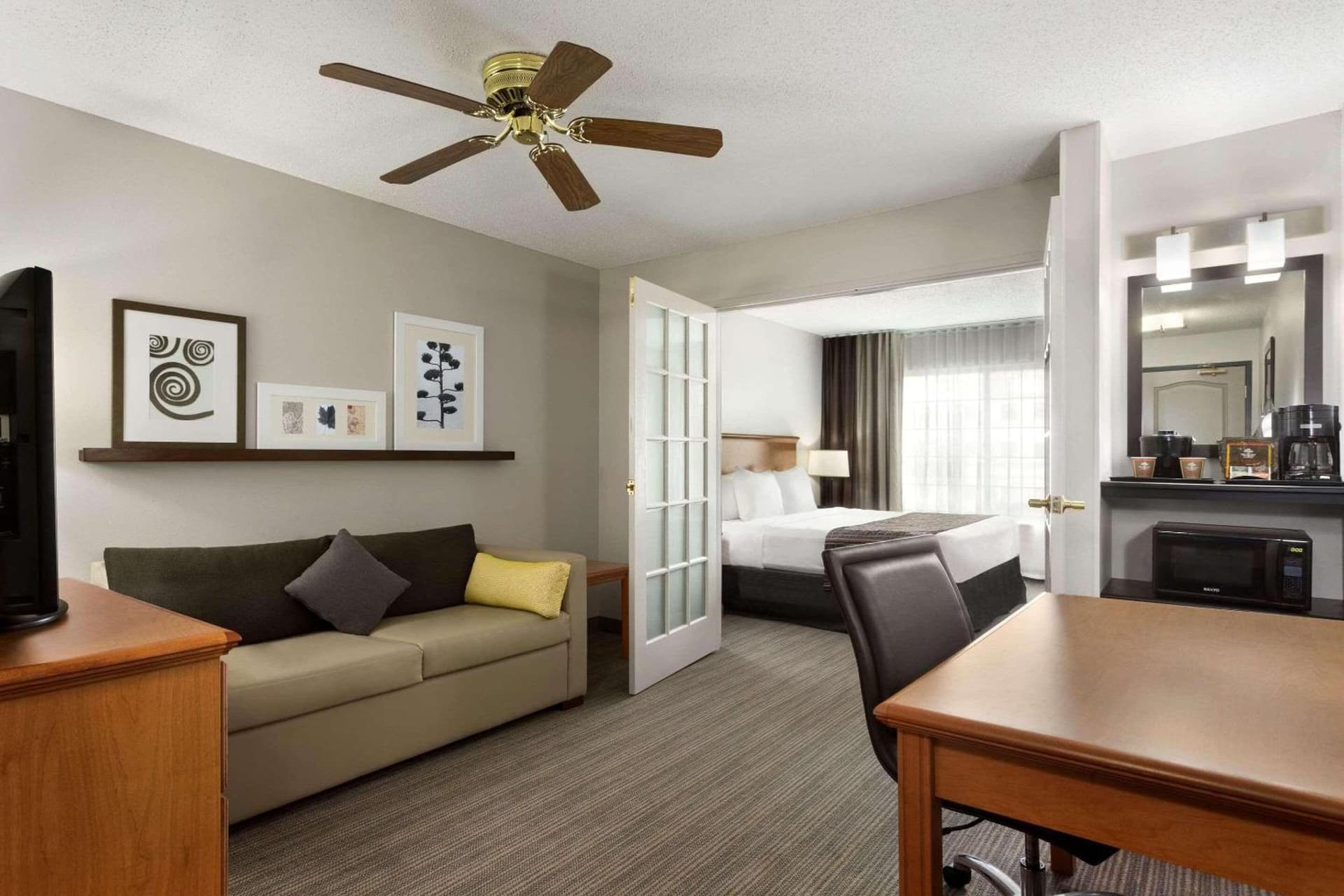 Country Inn & Suites by Radisson, Columbus Airport, OH gallery photo in Columbus, OH — image 16