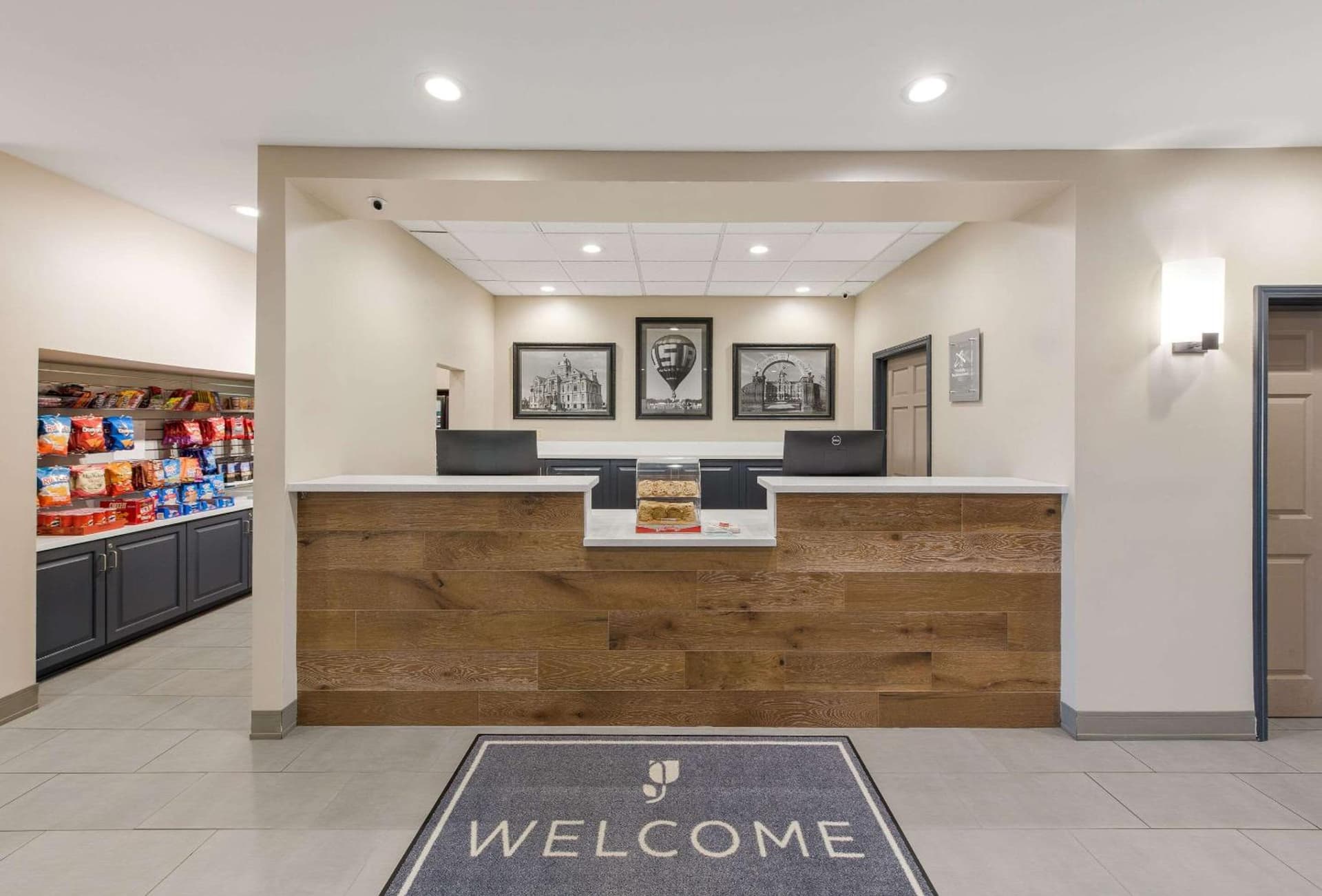 Country Inn & Suites by Radisson, Findlay, OH interior in Findlay, OH — gallery photo 2