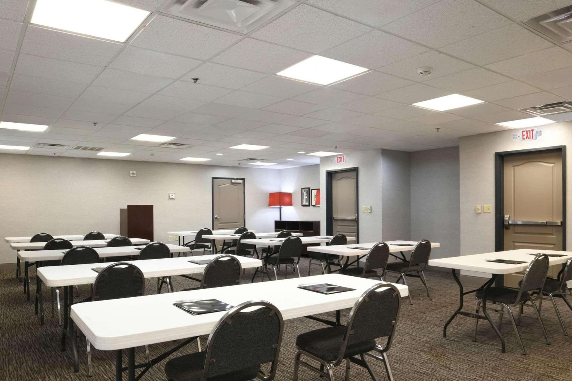 Country Inn & Suites by Radisson, Oklahoma City Airport, OK gallery photo in Oklahoma City, OK — image 18