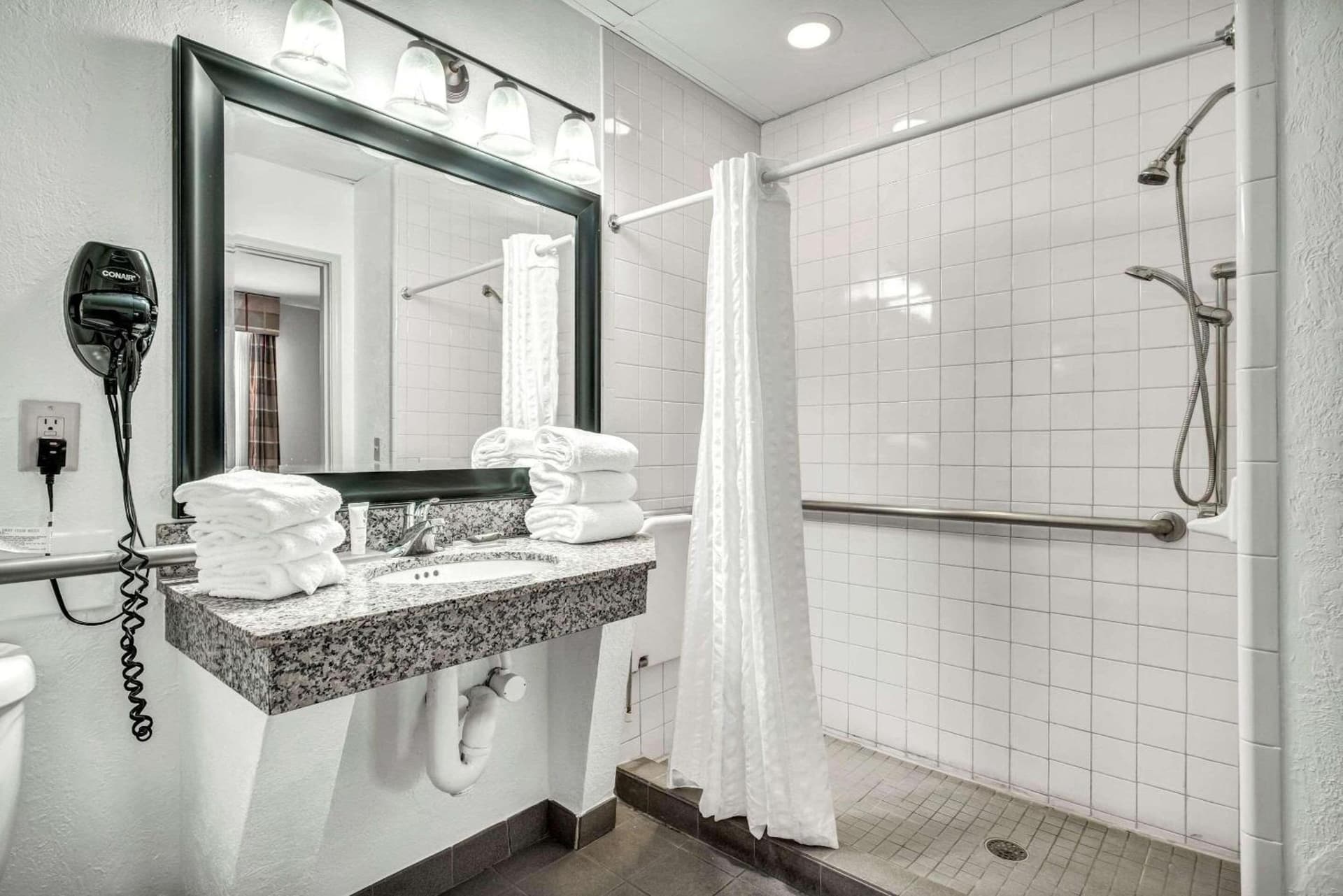 Country Inn & Suites by Radisson, Oklahoma City at Northwest Expressway, OK interior in Oklahoma City, OK — gallery photo 2