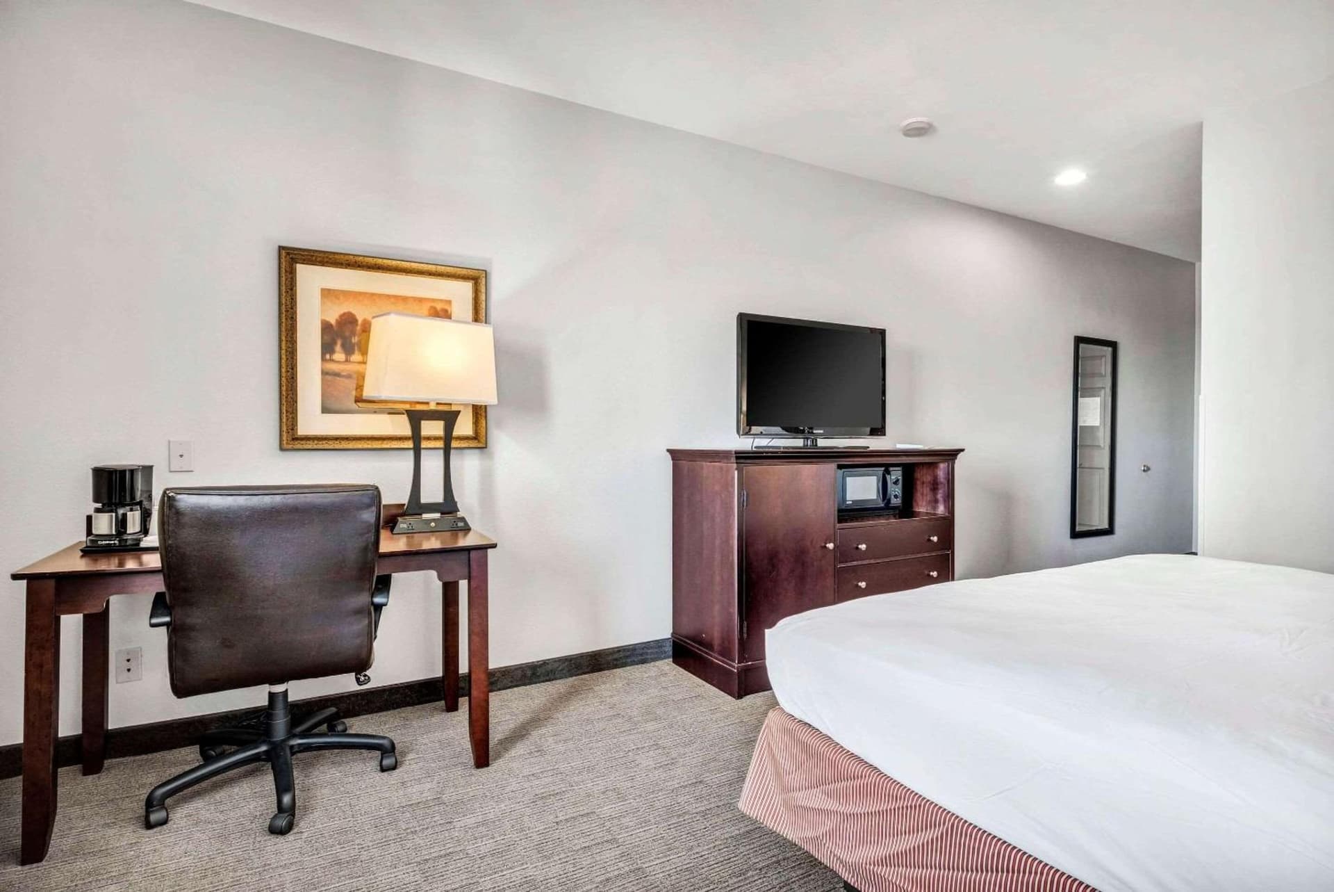 Country Inn & Suites by Radisson, Oklahoma City at Northwest Expressway, OK interior in Oklahoma City, OK — gallery photo 2