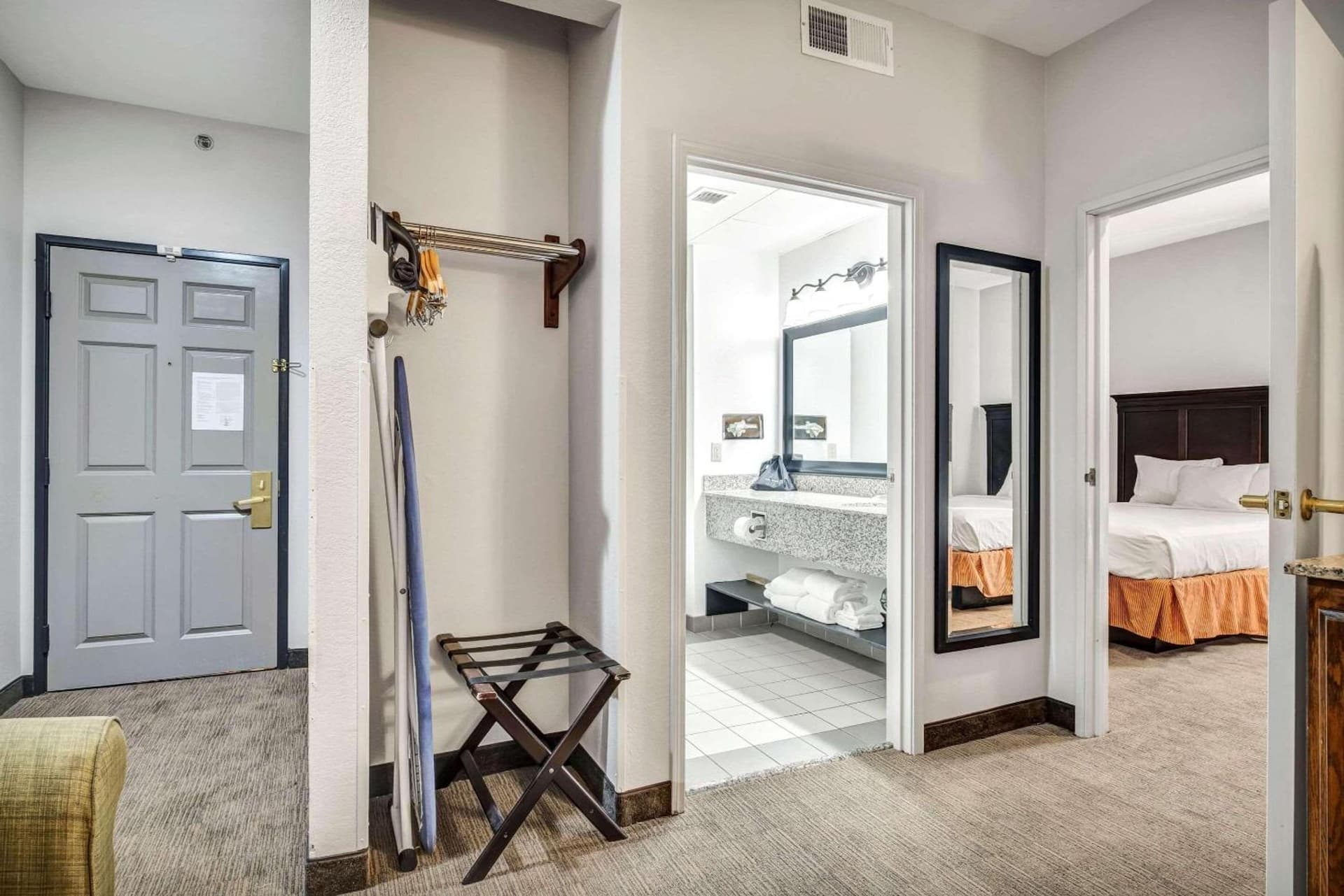 Country Inn & Suites by Radisson, Oklahoma City at Northwest Expressway, OK gallery photo in Oklahoma City, OK — image 16