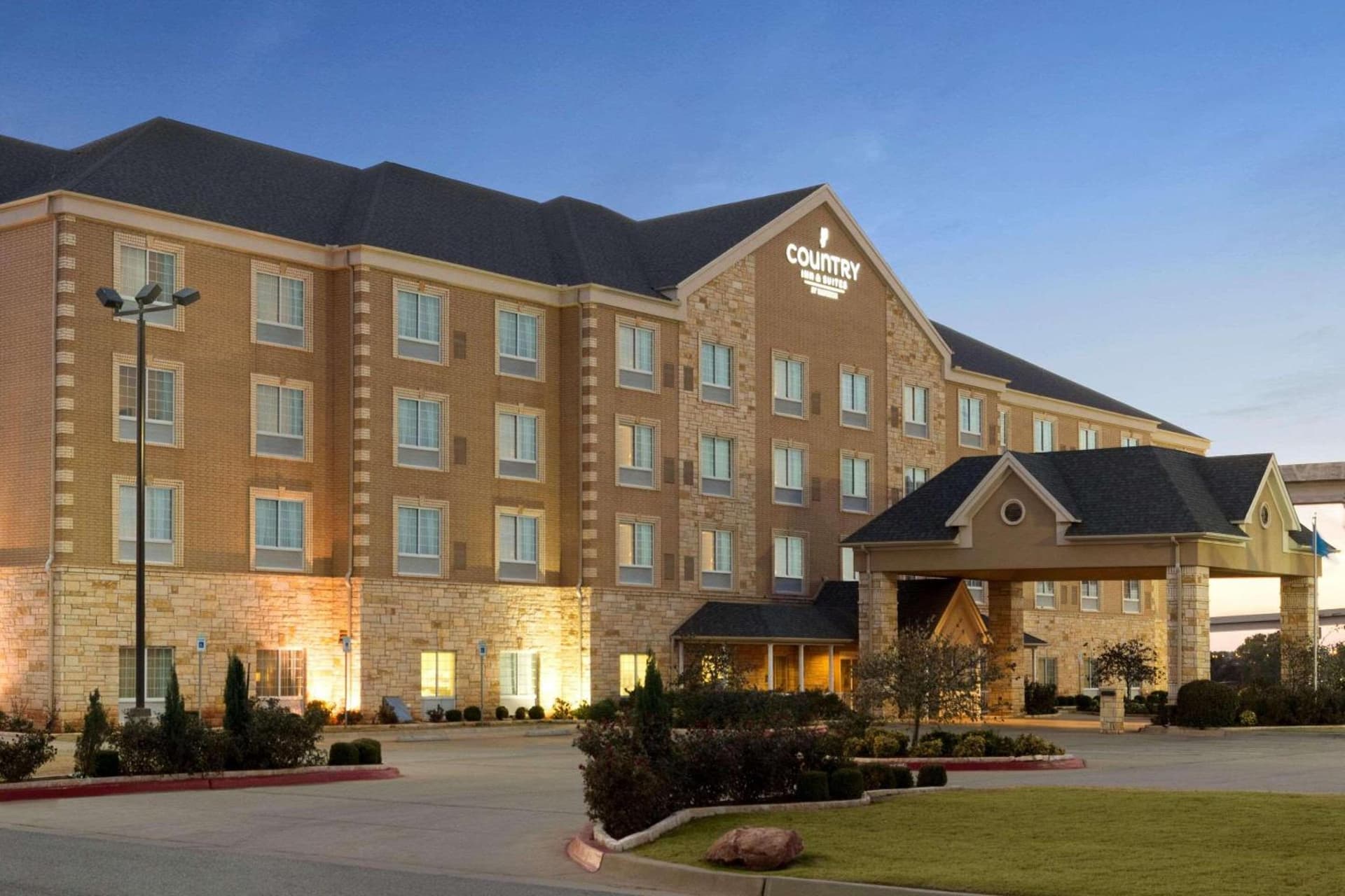 Country Inn & Suites by Radisson, Oklahoma City - Quail Springs, OK featured exterior or lobby in Oklahoma City, OK — similar hotel