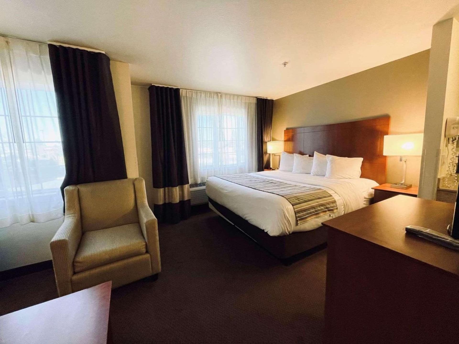 Country Inn & Suites by Radisson, Bend, OR gallery photo in Bend, OR — image 64
