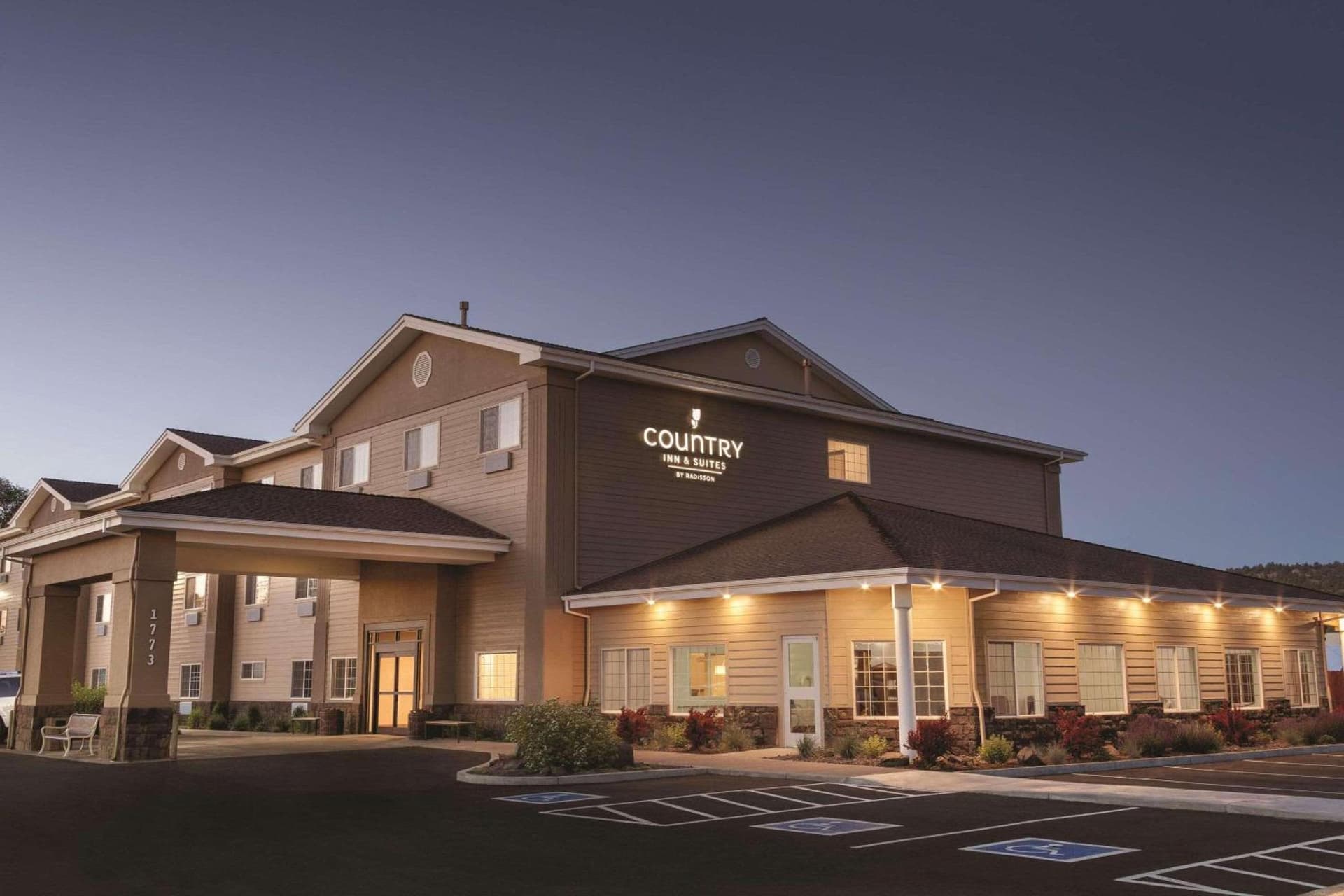 Country Inn & Suites by Radisson, Prineville, OR — hotel in Prineville, Oregon