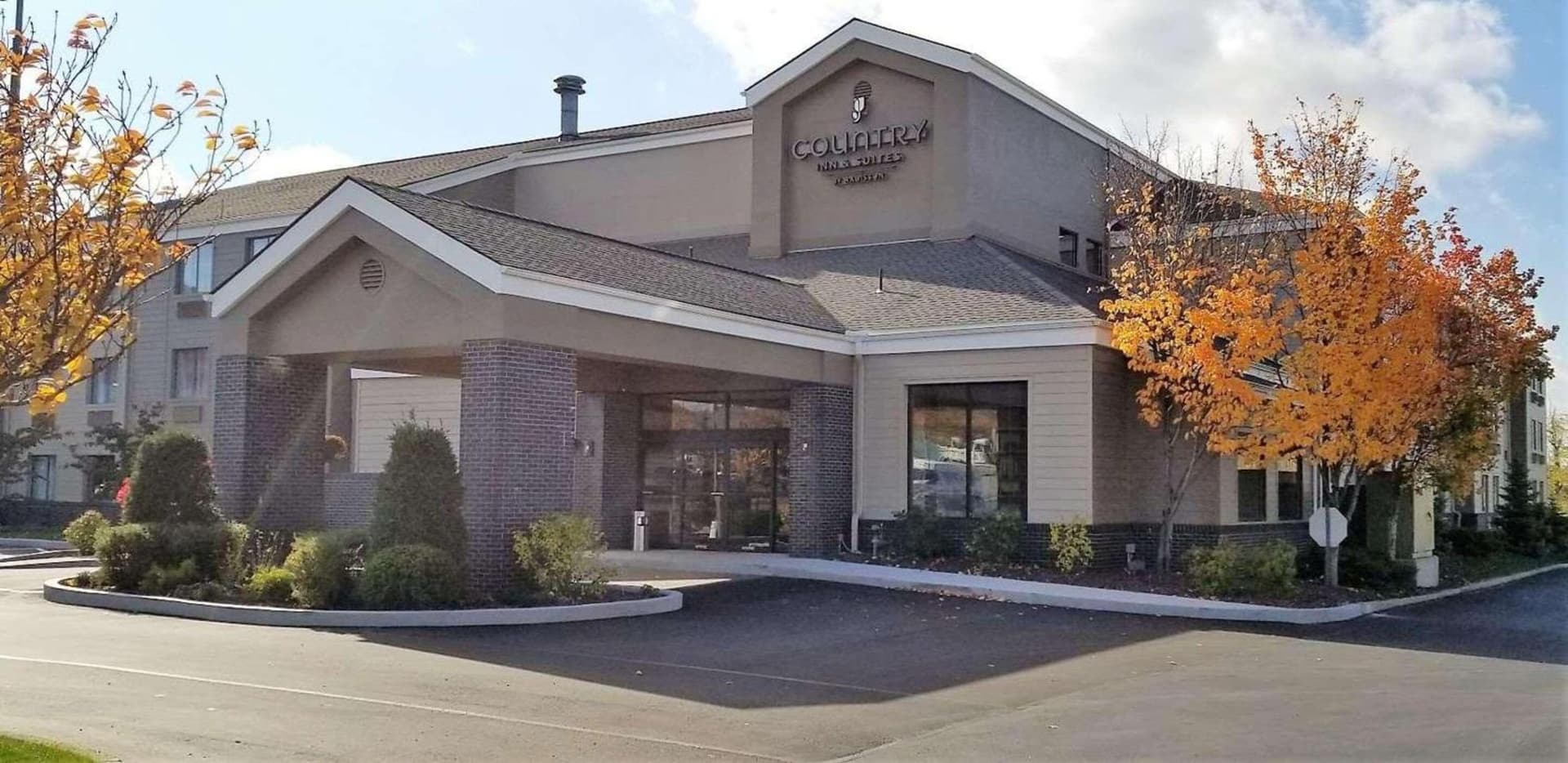 Country Inn & Suites by Radisson, Erie, PA featured exterior or lobby in Erie, PA — similar hotel