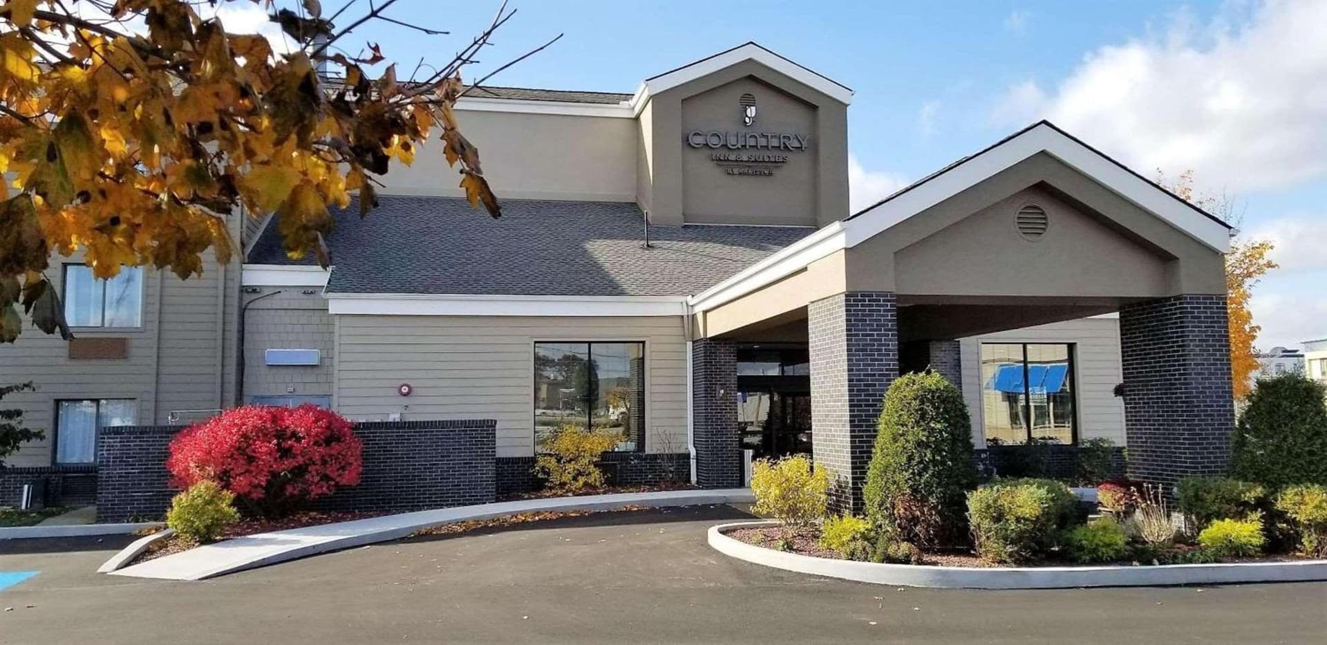 Country Inn & Suites by Radisson, Erie, PA interior in Erie, PA — gallery photo 2