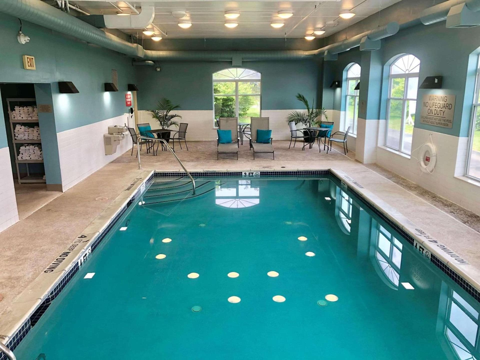 Country Inn & Suites by Radisson, Harrisburg West Mechanicsburg property views in Mechanicsburg, PA — gallery photo 3