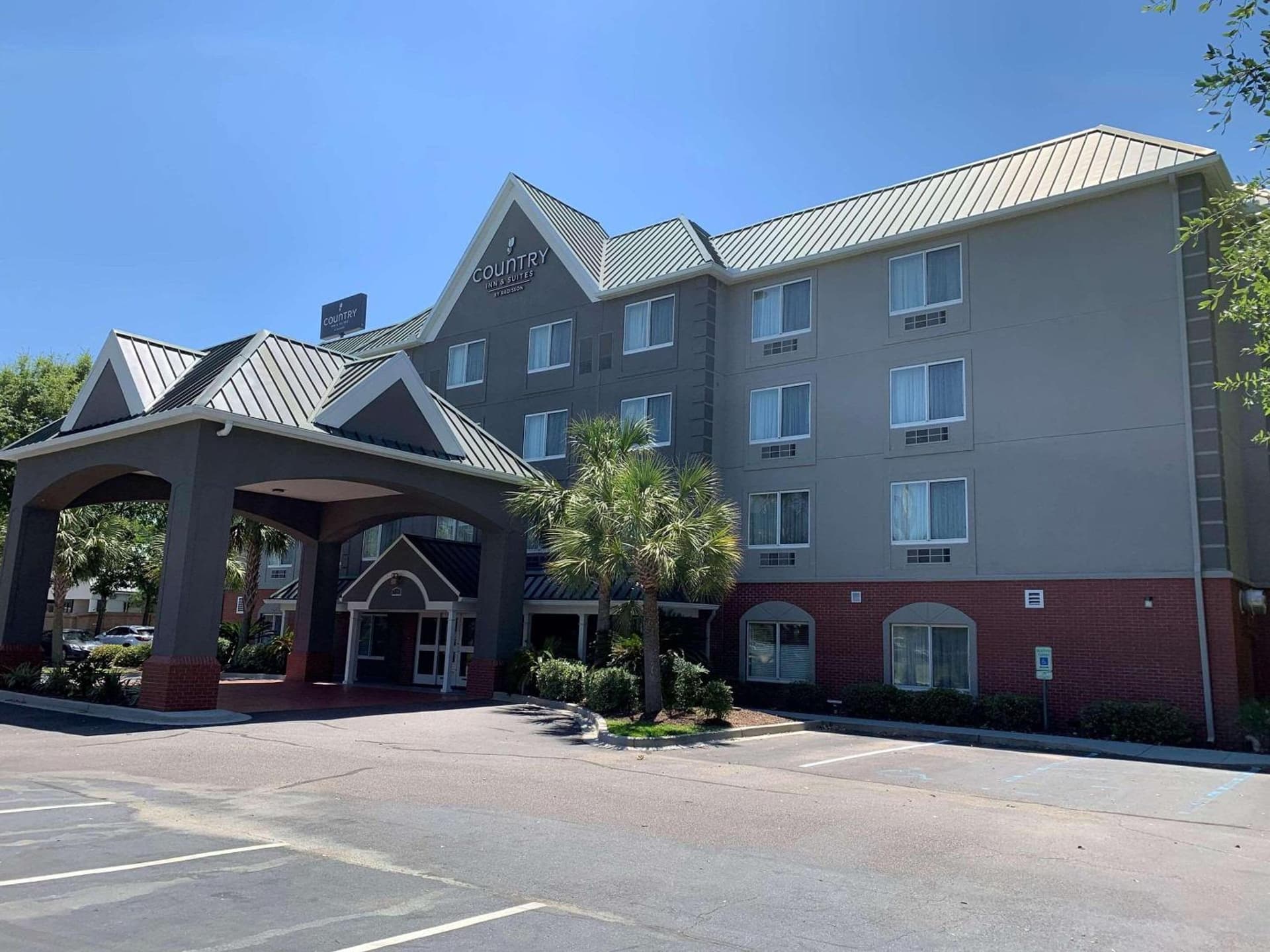 Country Inn & Suites By Radisson, Charleston North, SC property views in Charleston, SC — gallery photo 3