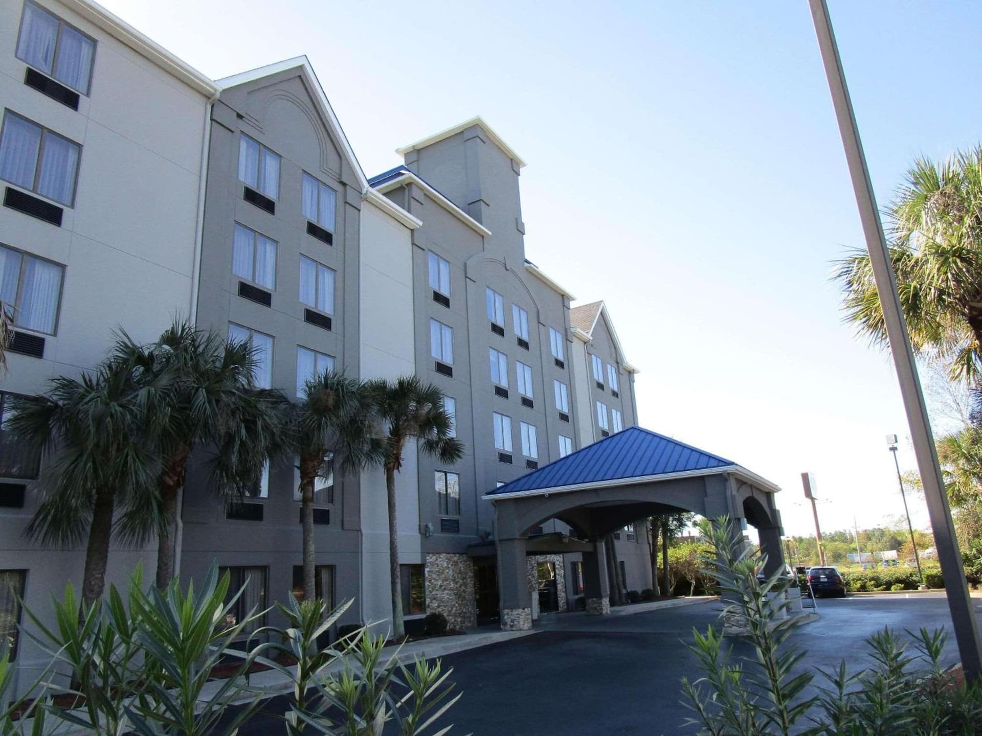 Country Inn & Suites by Radisson, Murrells Inlet, SC featured exterior or lobby in Myrtle Beach, SC — similar hotel