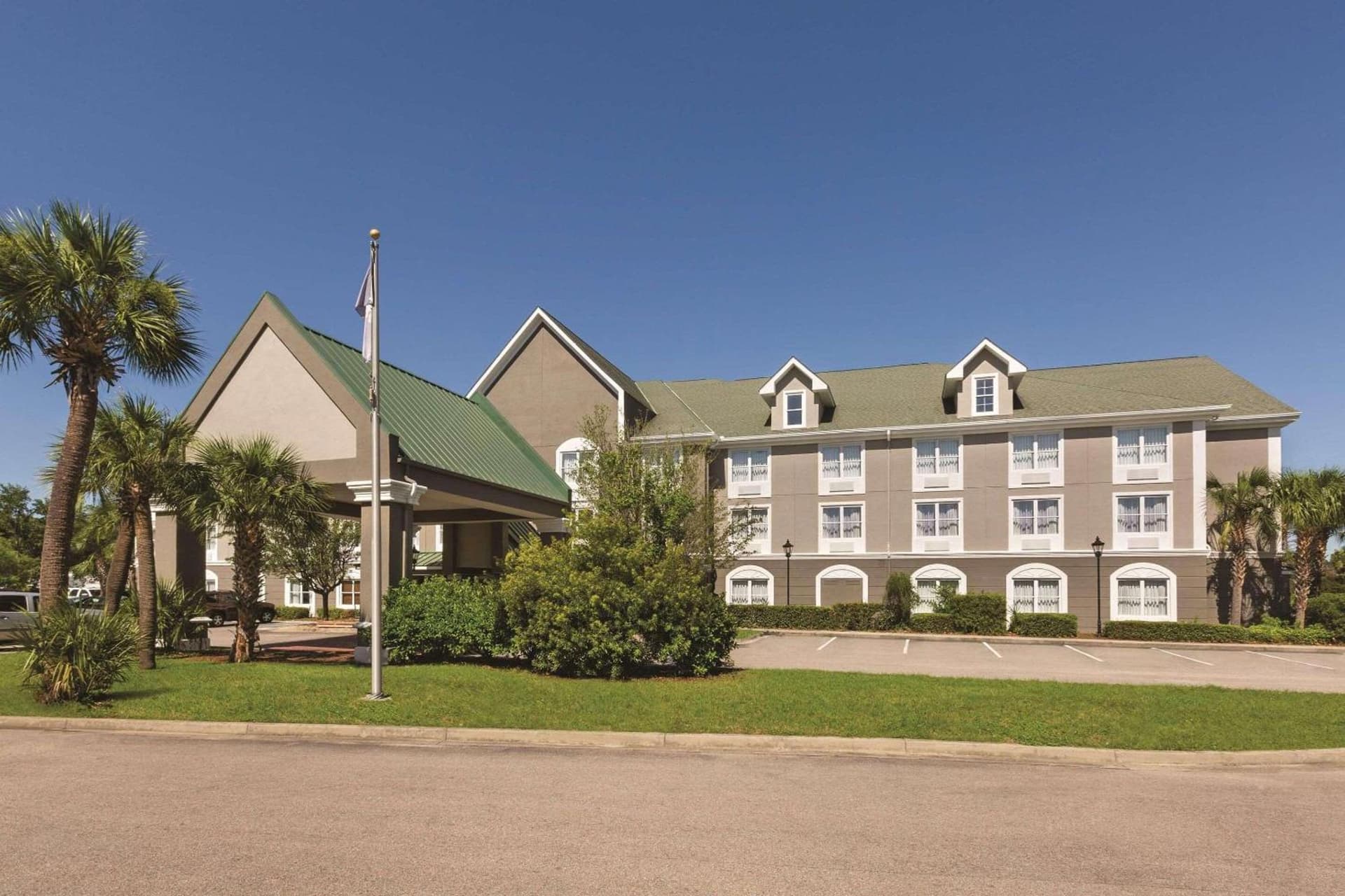 Country Inn & Suites by Radisson, Beaufort West, SC featured exterior or lobby in Beaufort, SC — similar hotel
