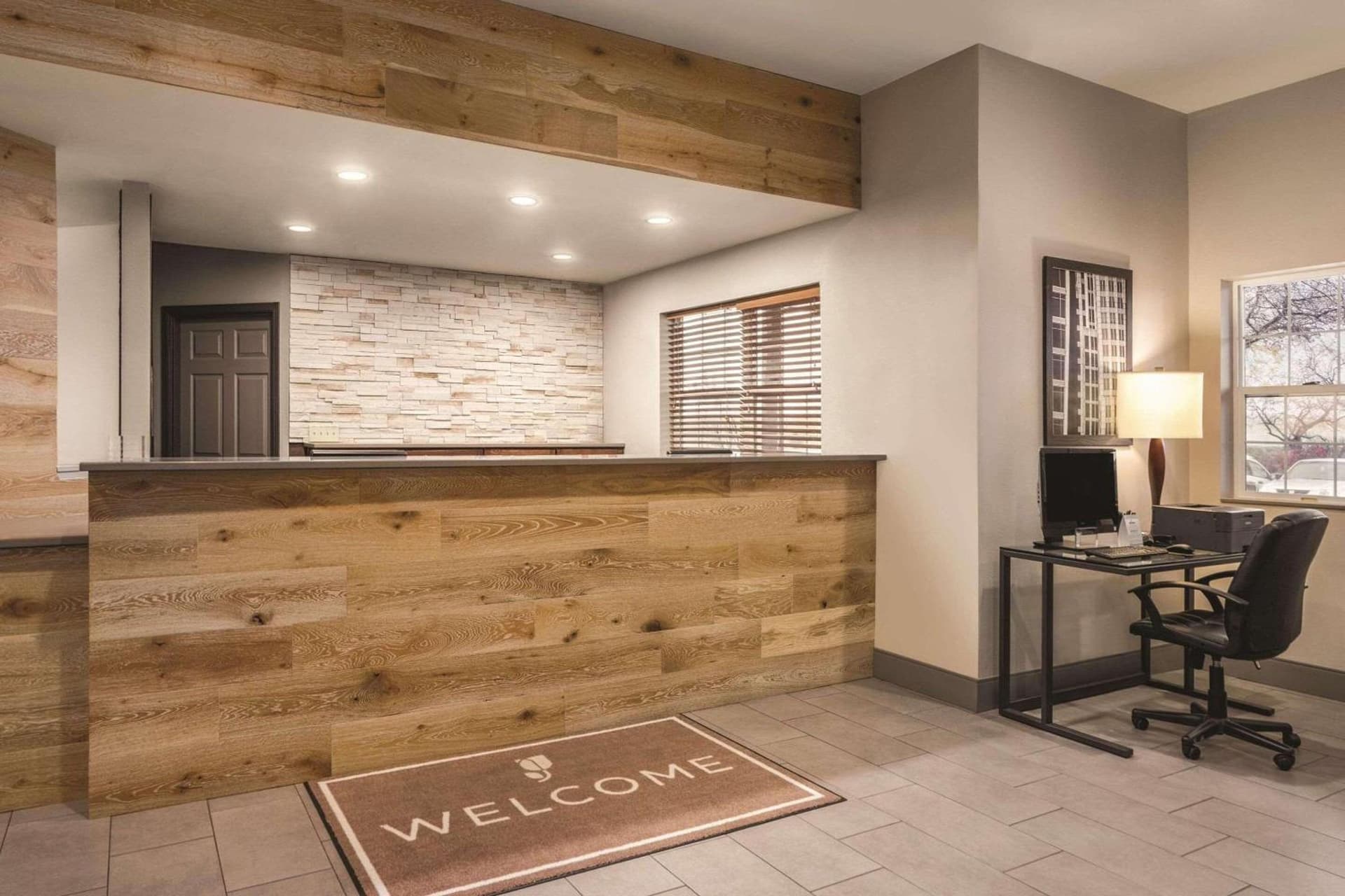 Country Inn & Suites by Radisson, Dakota Dunes, SD gallery photo in Dakota Dunes, SD — image 7