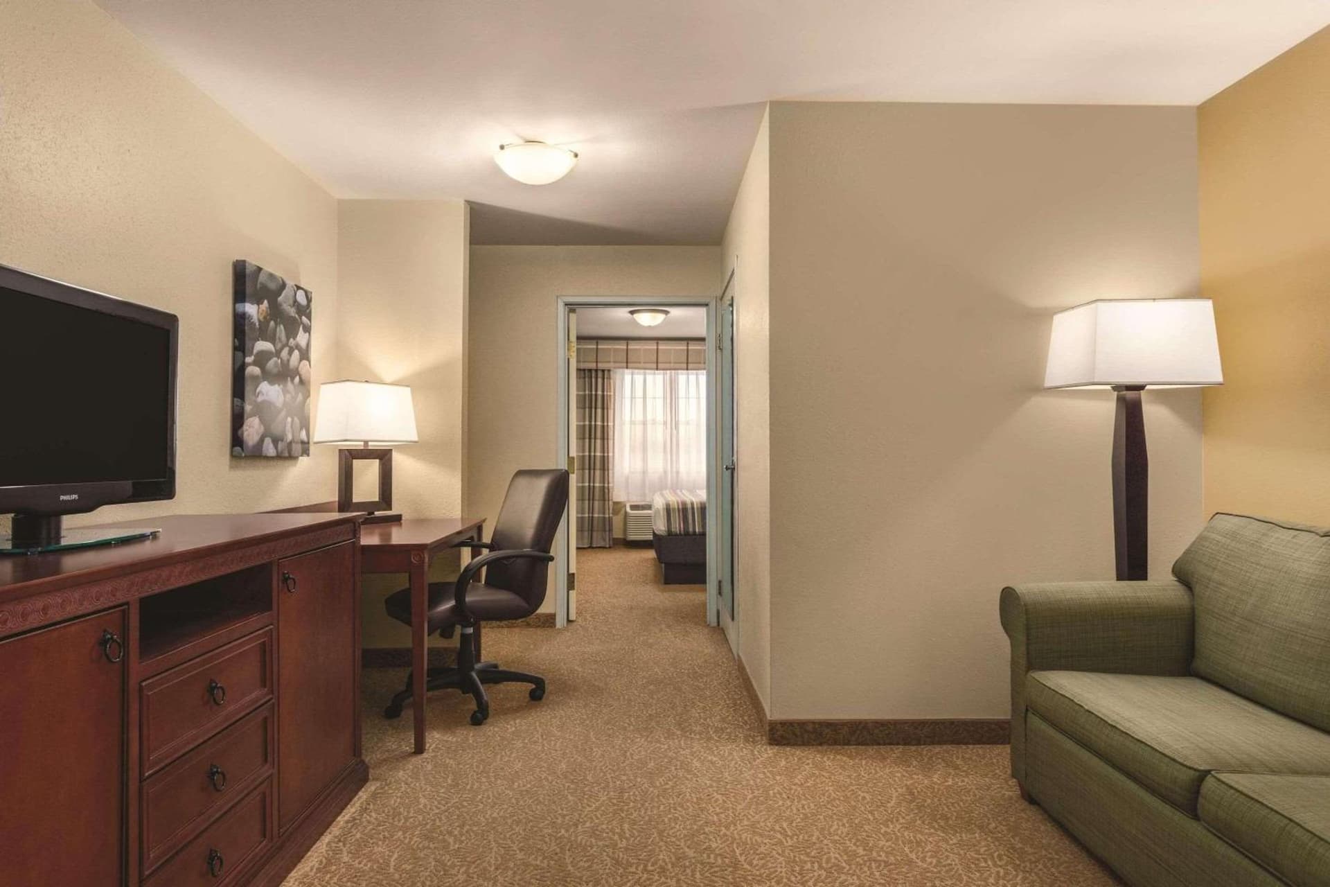 Country Inn & Suites by Radisson, Dakota Dunes, SD property views in Dakota Dunes, SD — gallery photo 3
