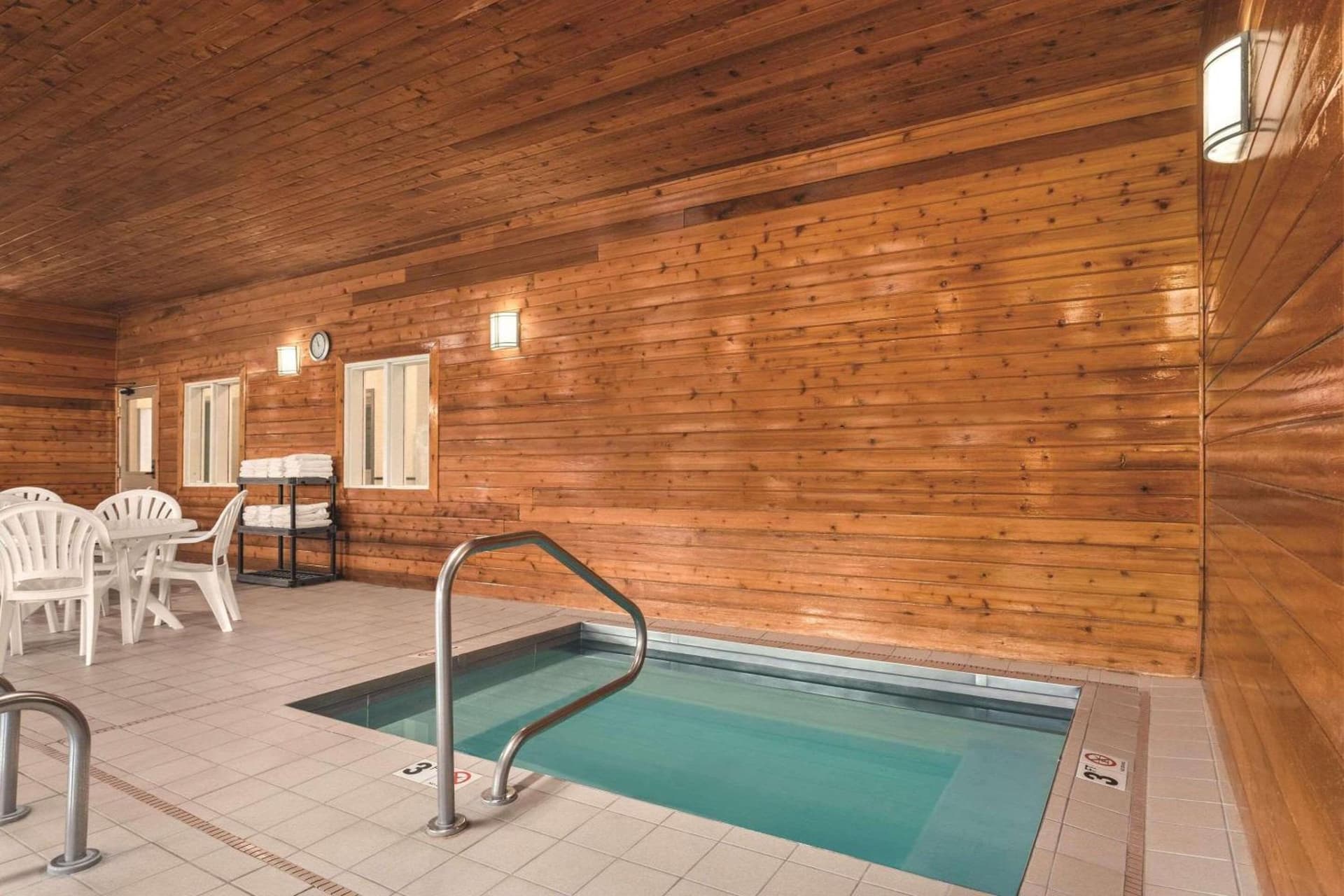 Country Inn & Suites by Radisson, Dakota Dunes, SD gallery photo in Dakota Dunes, SD — image 51