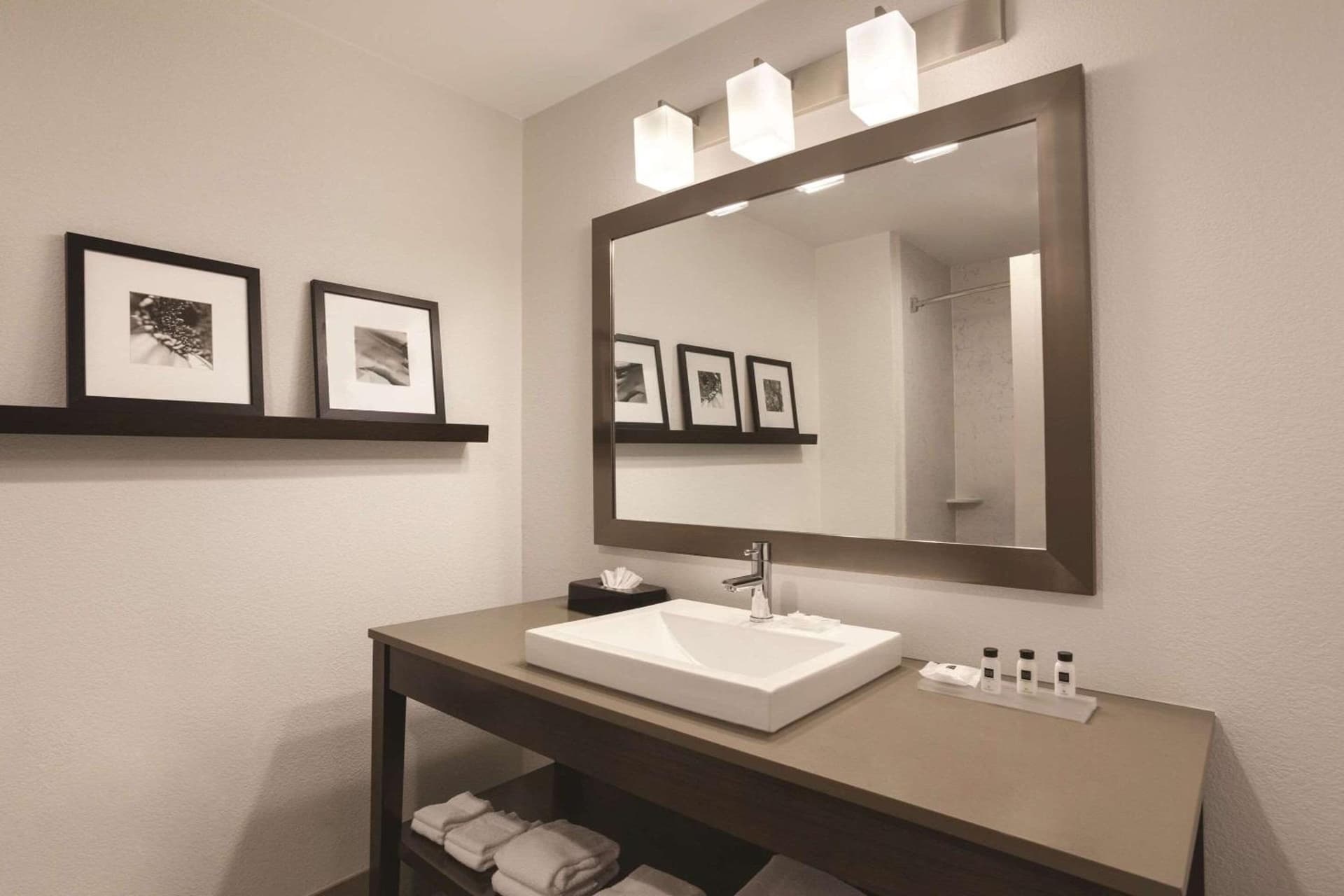 Country Inn & Suites by Radisson, Chattanooga-Lookout Mountain gallery photo in Chattanooga, TN — image 12