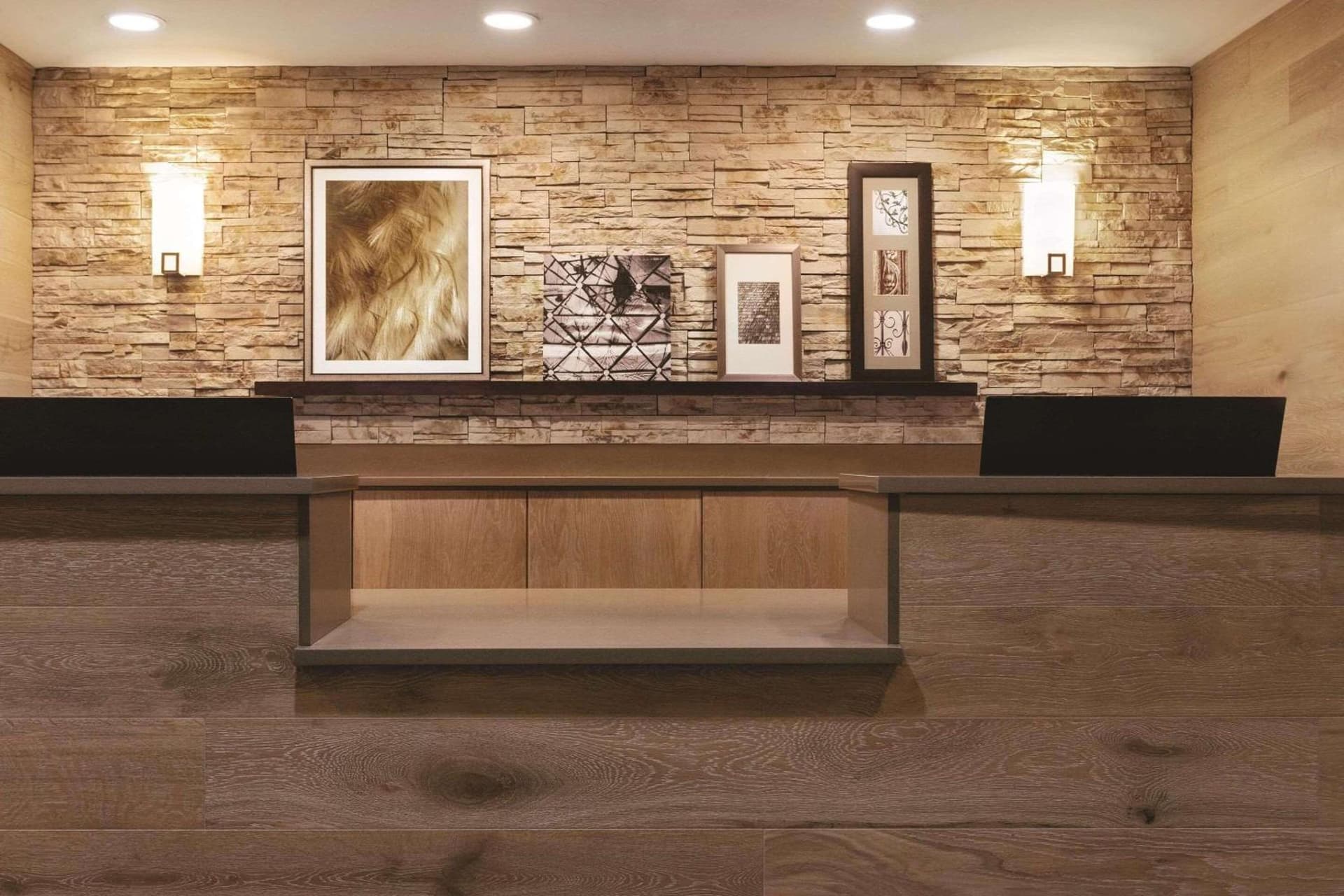 Country Inn & Suites by Radisson, Nashville Airport East, TN interior in Nashville, TN — gallery photo 2