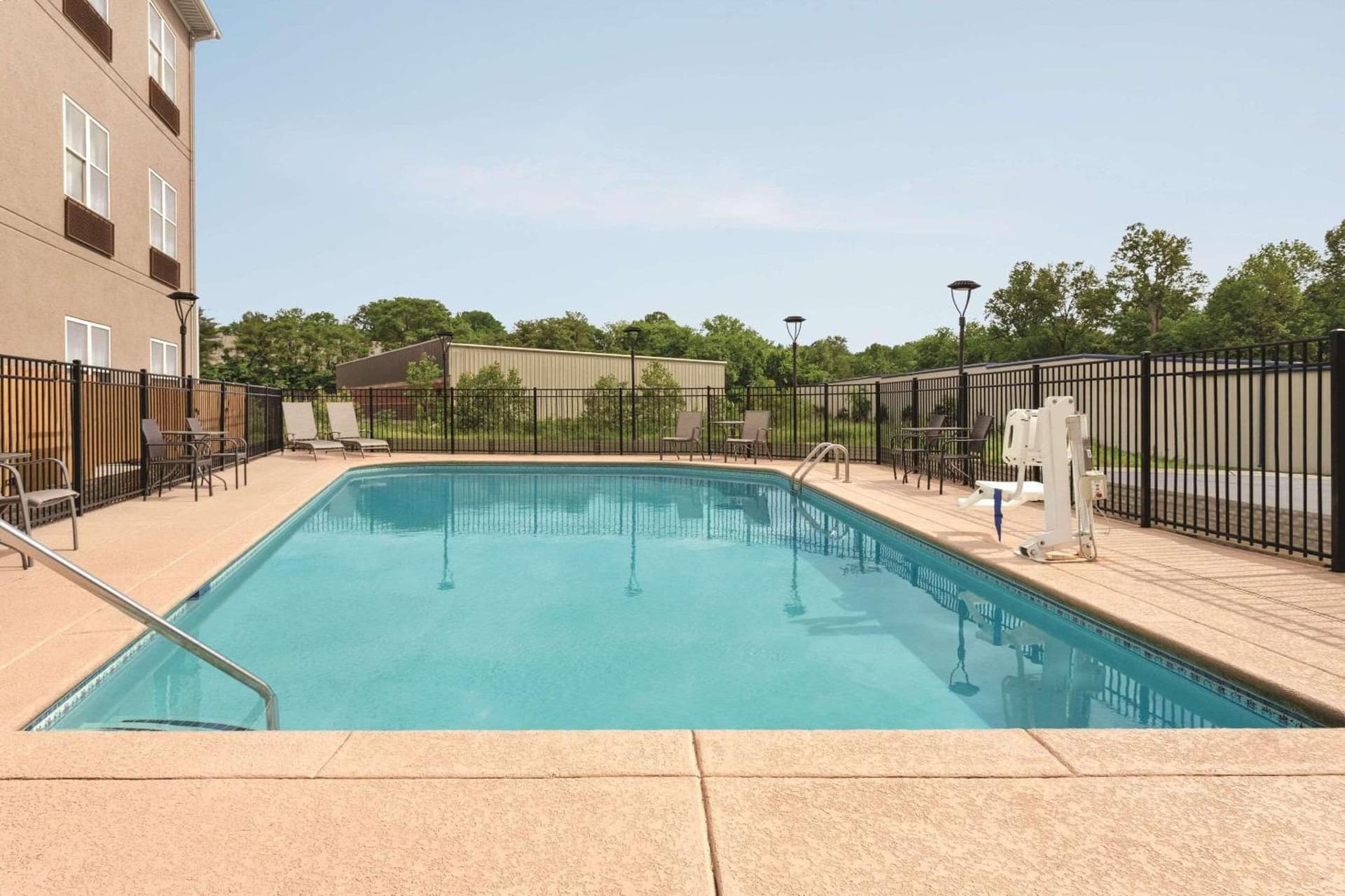 Country Inn & Suites by Radisson, Nashville Airport East, TN gallery photo in Nashville, TN — image 9