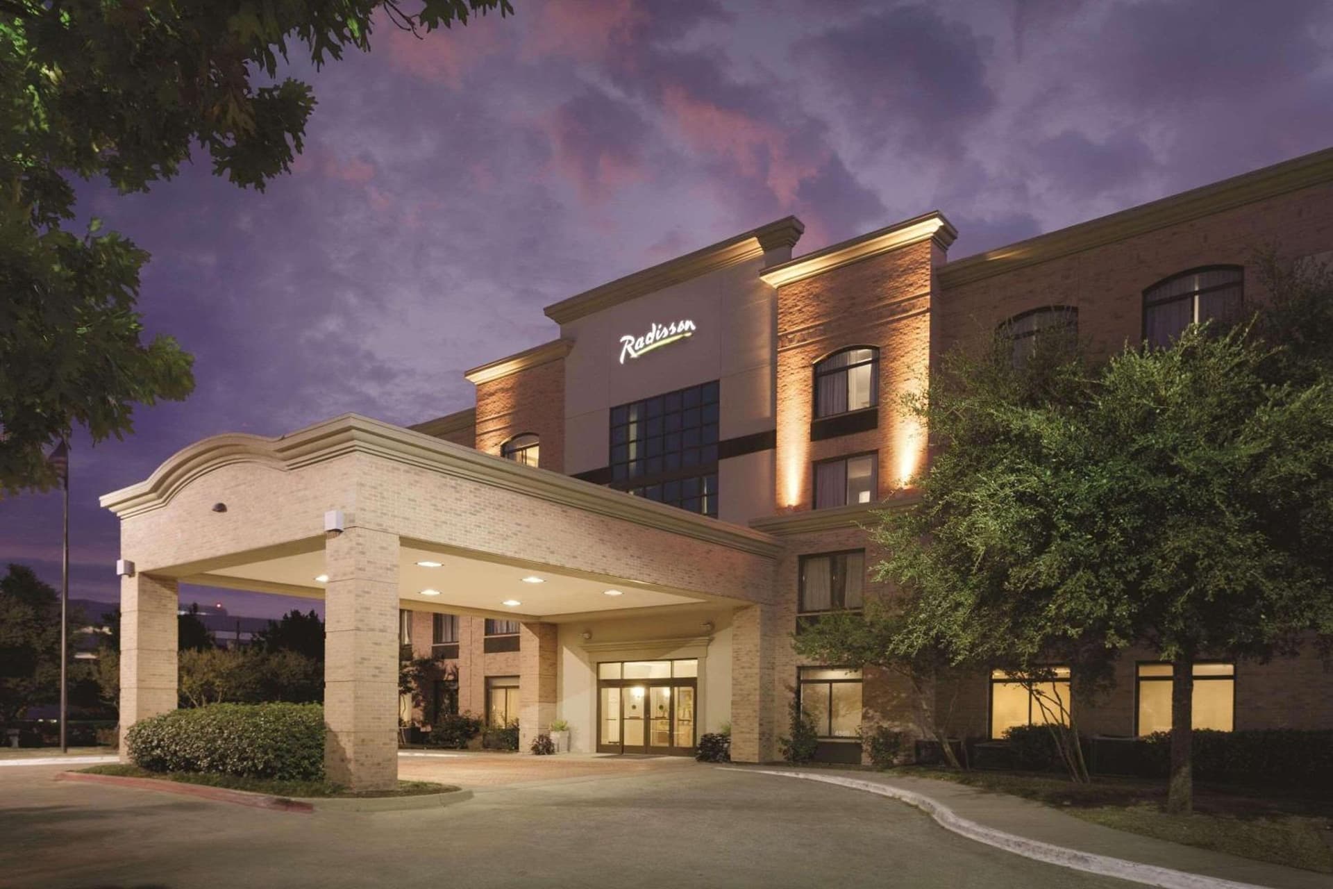 Hampton Inn By Hilton Addison Dallas featured exterior or lobby in Addison, TX — similar hotel