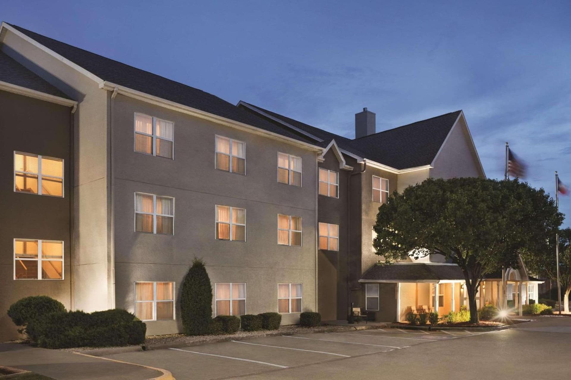 Country Inn & Suites by Radisson, Lewisville, TX interior in Lewisville, TX — gallery photo 2