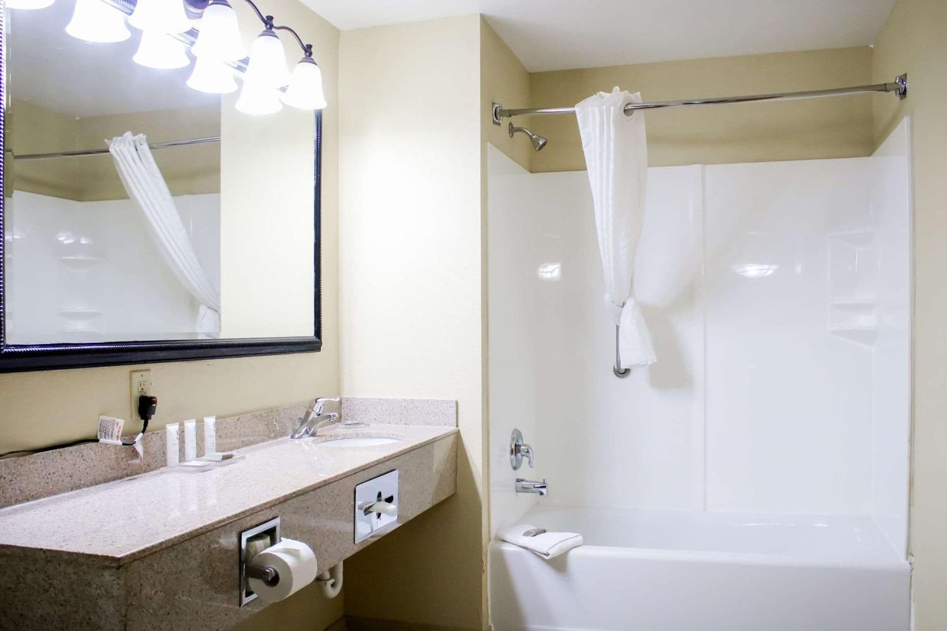 Country Inn & Suites by Radisson, Richmond West at I-64, VA gallery photo in Richmond, VA — image 53