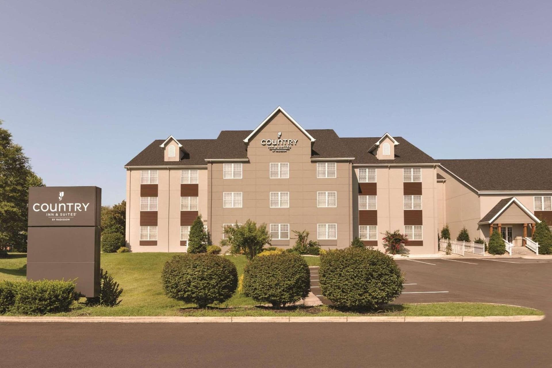 Country Inn & Suites by Radisson, Roanoke, VA interior in Roanoke, VA — gallery photo 2