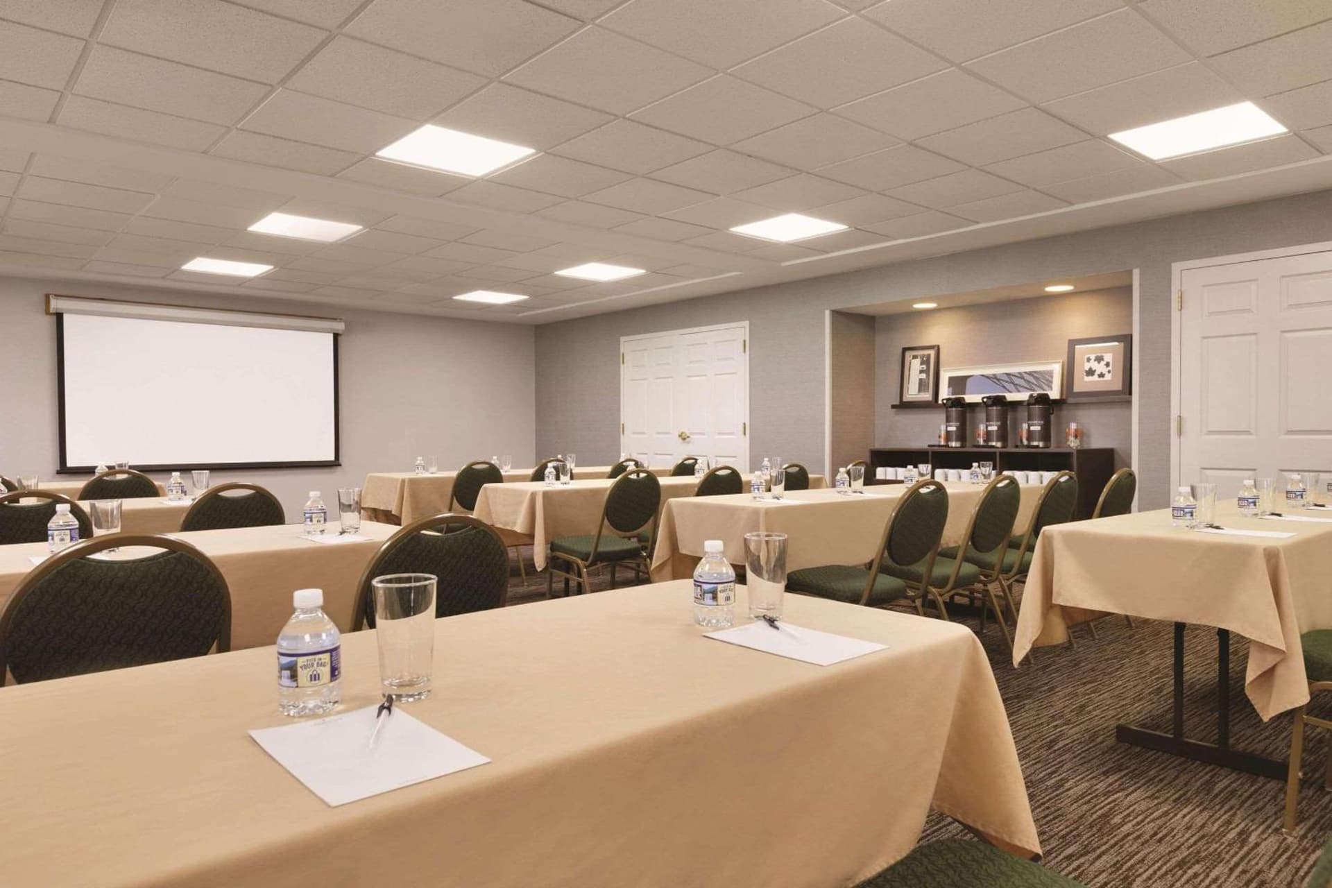 Country Inn & Suites by Radisson, Roanoke, VA gallery photo in Roanoke, VA — image 18
