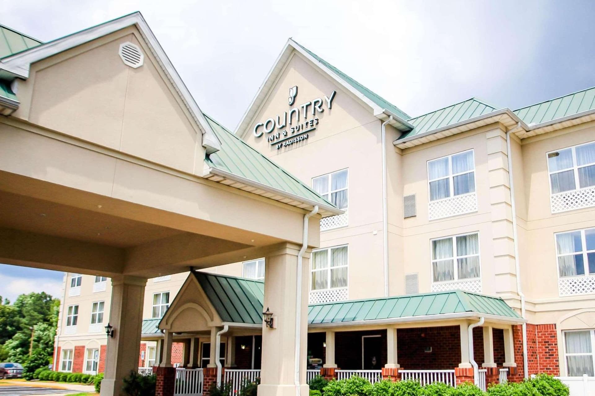 Country Inn & Suites by Radisson, Chester, VA interior in Chester, VA — gallery photo 2