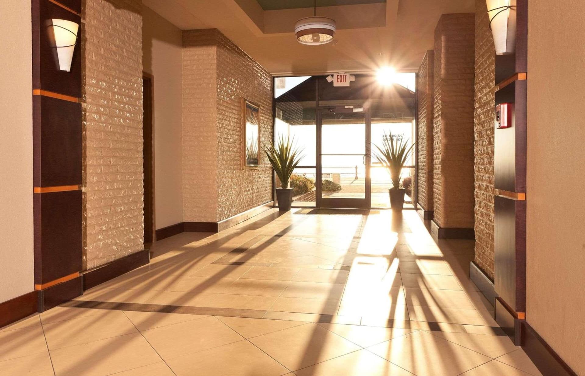 Country Inn & Suites by Radisson, Virginia Beach Oceanfront gallery photo in Virginia Beach, VA — image 18