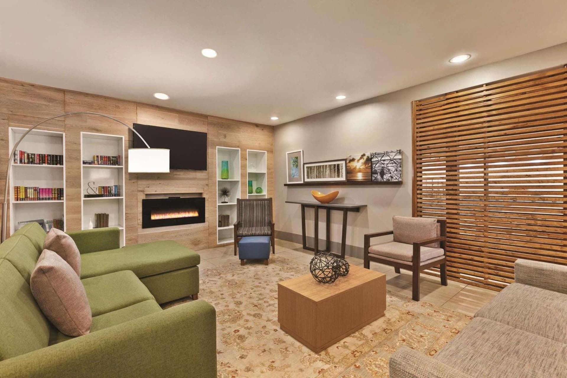 Country Inn & Suites by Radisson, Petersburg, VA interior in Petersburg, VA — gallery photo 2