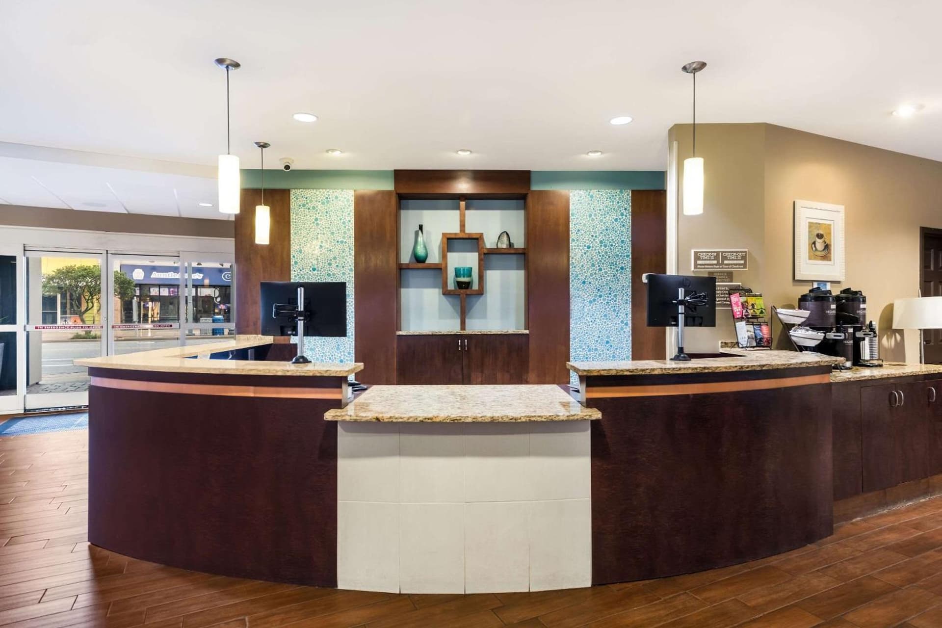 Country Inn & Suites by Radisson, Virginia Beach Oceanfront gallery photo in Virginia Beach, VA — image 16