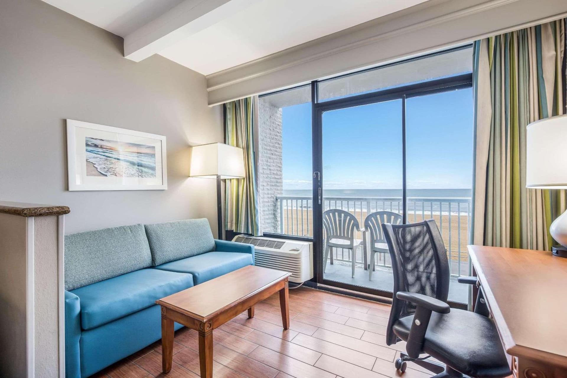 Country Inn & Suites by Radisson, Virginia Beach Oceanfront interior in Virginia Beach, VA — gallery photo 2