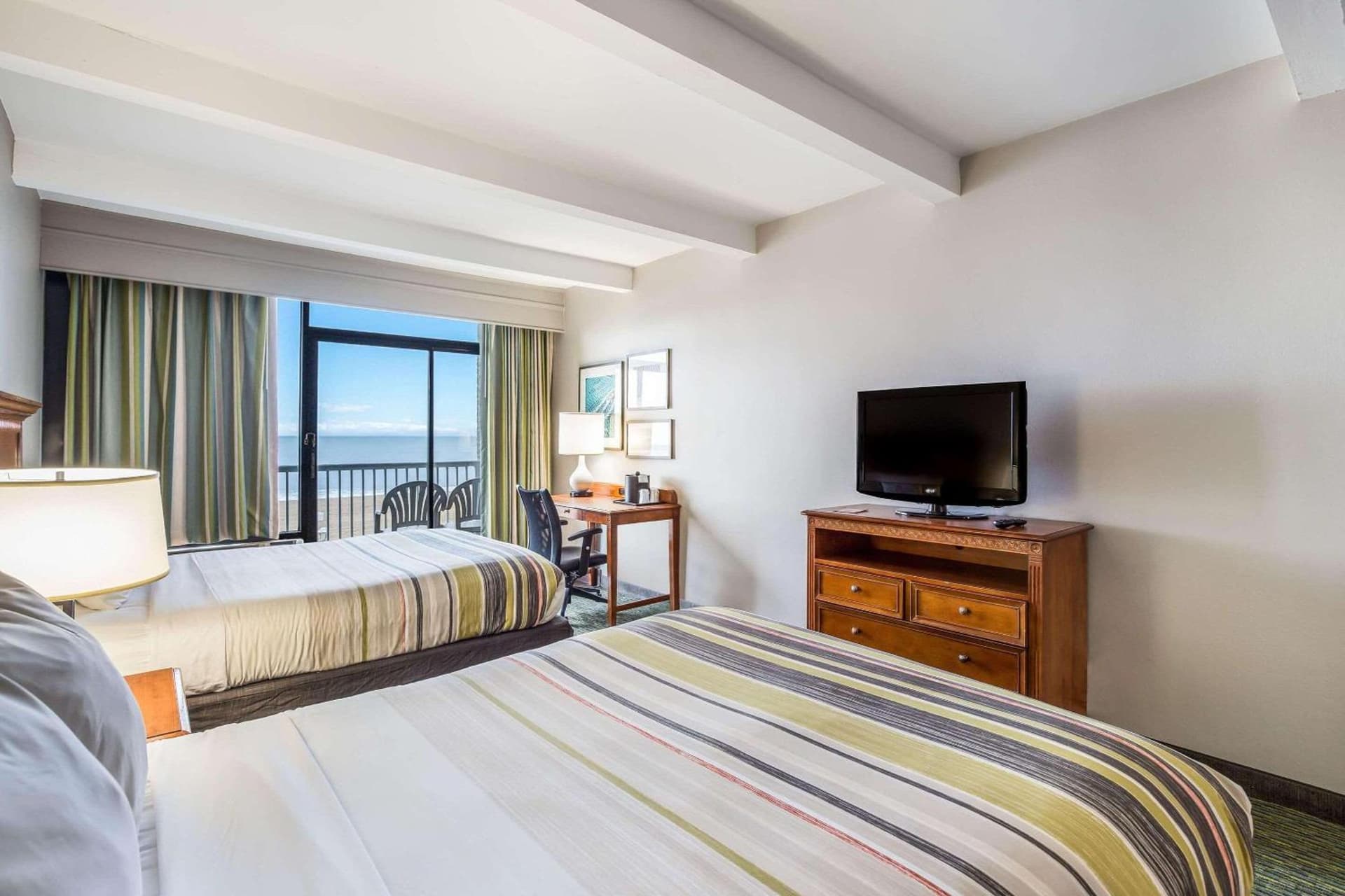 Country Inn & Suites by Radisson, Virginia Beach Oceanfront gallery photo in Virginia Beach, VA — image 36