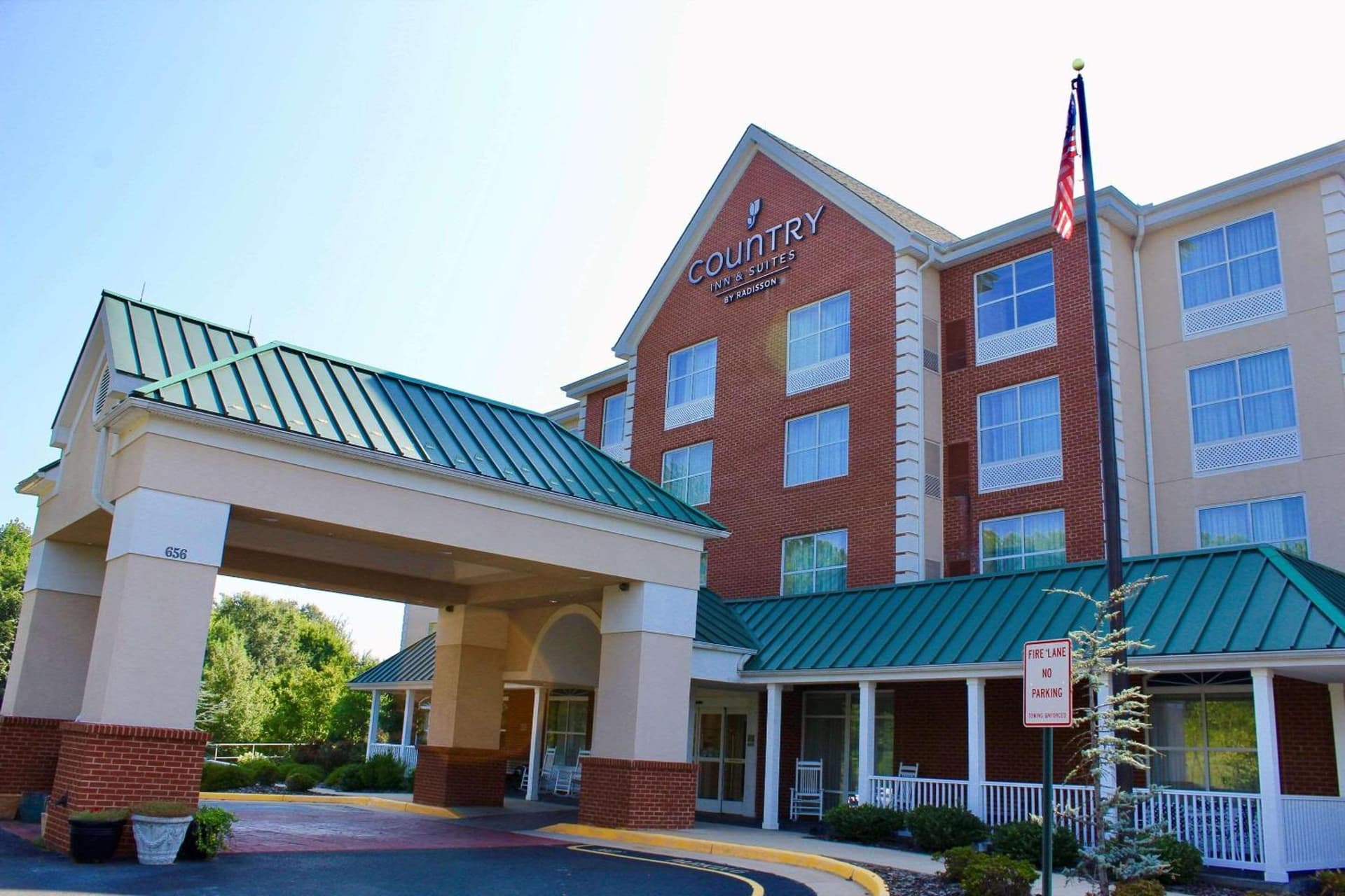 Country Inn & Suites by Radisson, Fredericksburg, VA interior in Fredericksburg, VA — gallery photo 2