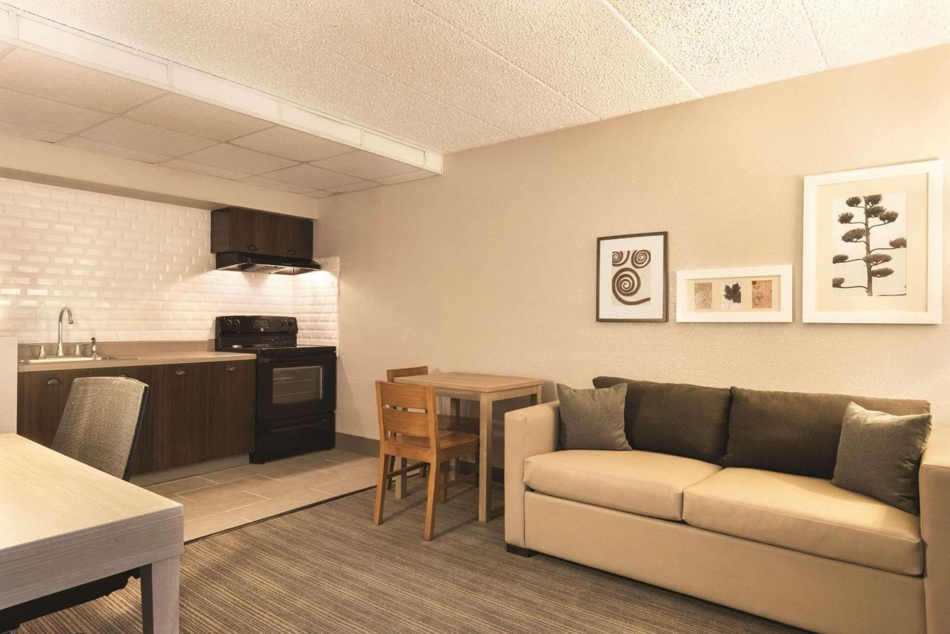 Country Inn & Suites by Radisson, La Crosse, WI gallery photo in La Crosse, WI — image 10