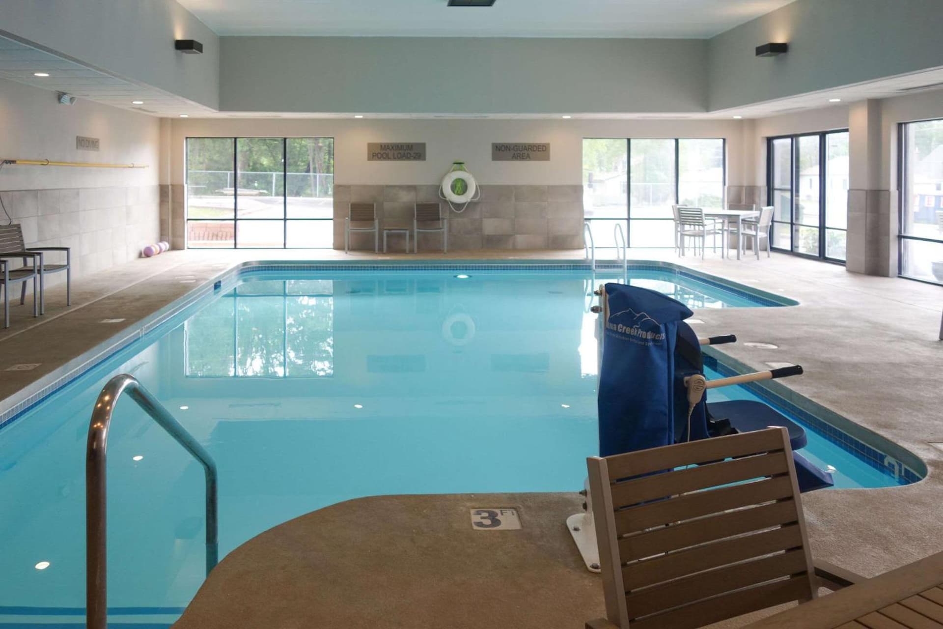 Country Inn & Suites by Radisson, La Crosse, WI gallery photo in La Crosse, WI — image 47