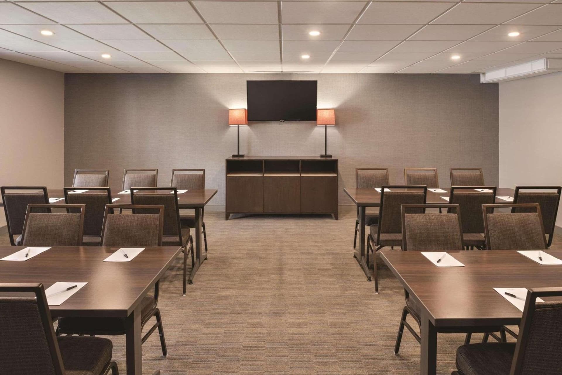 Country Inn & Suites by Radisson, La Crosse, WI gallery photo in La Crosse, WI — image 48