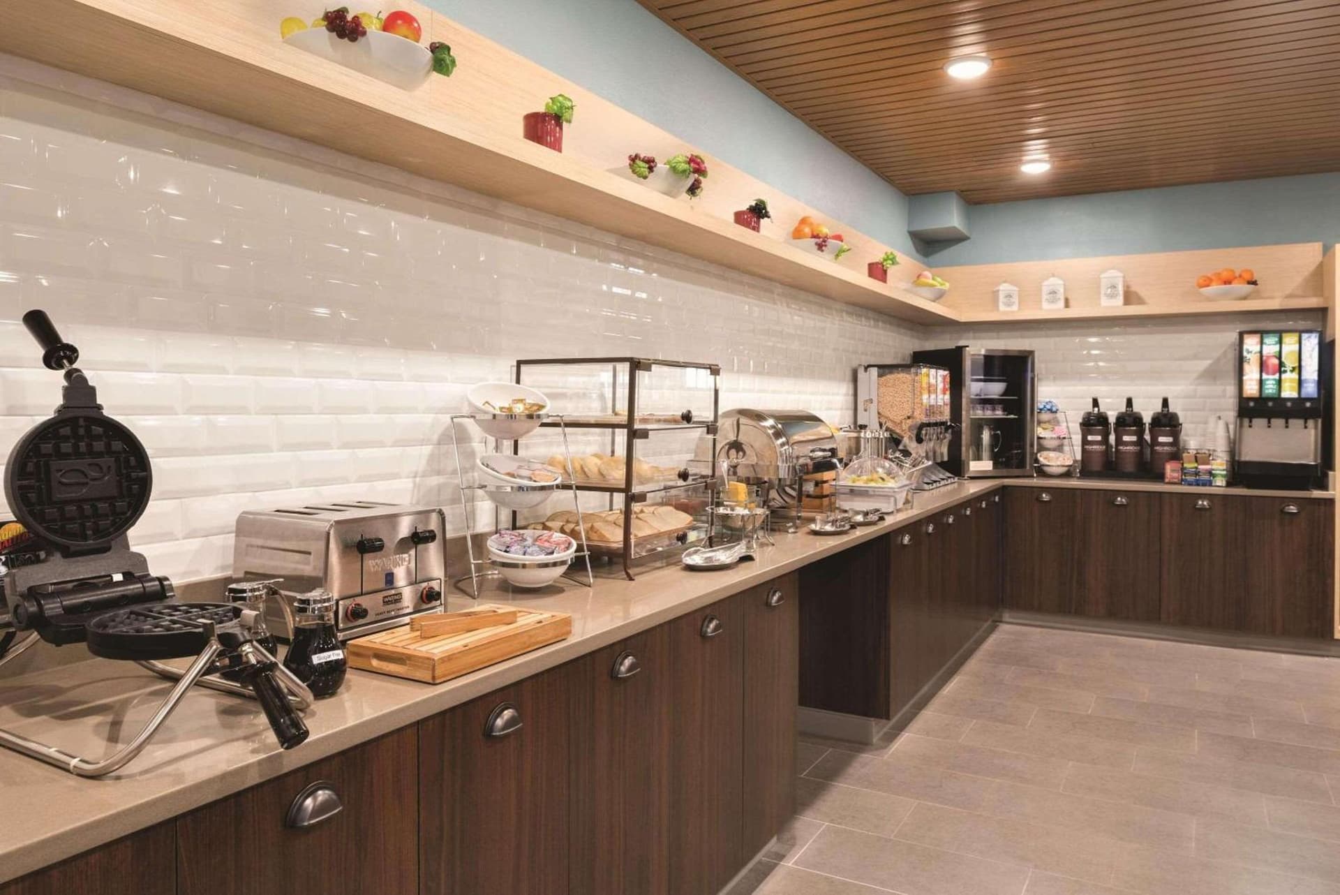 Country Inn & Suites by Radisson, La Crosse, WI gallery photo in La Crosse, WI — image 39