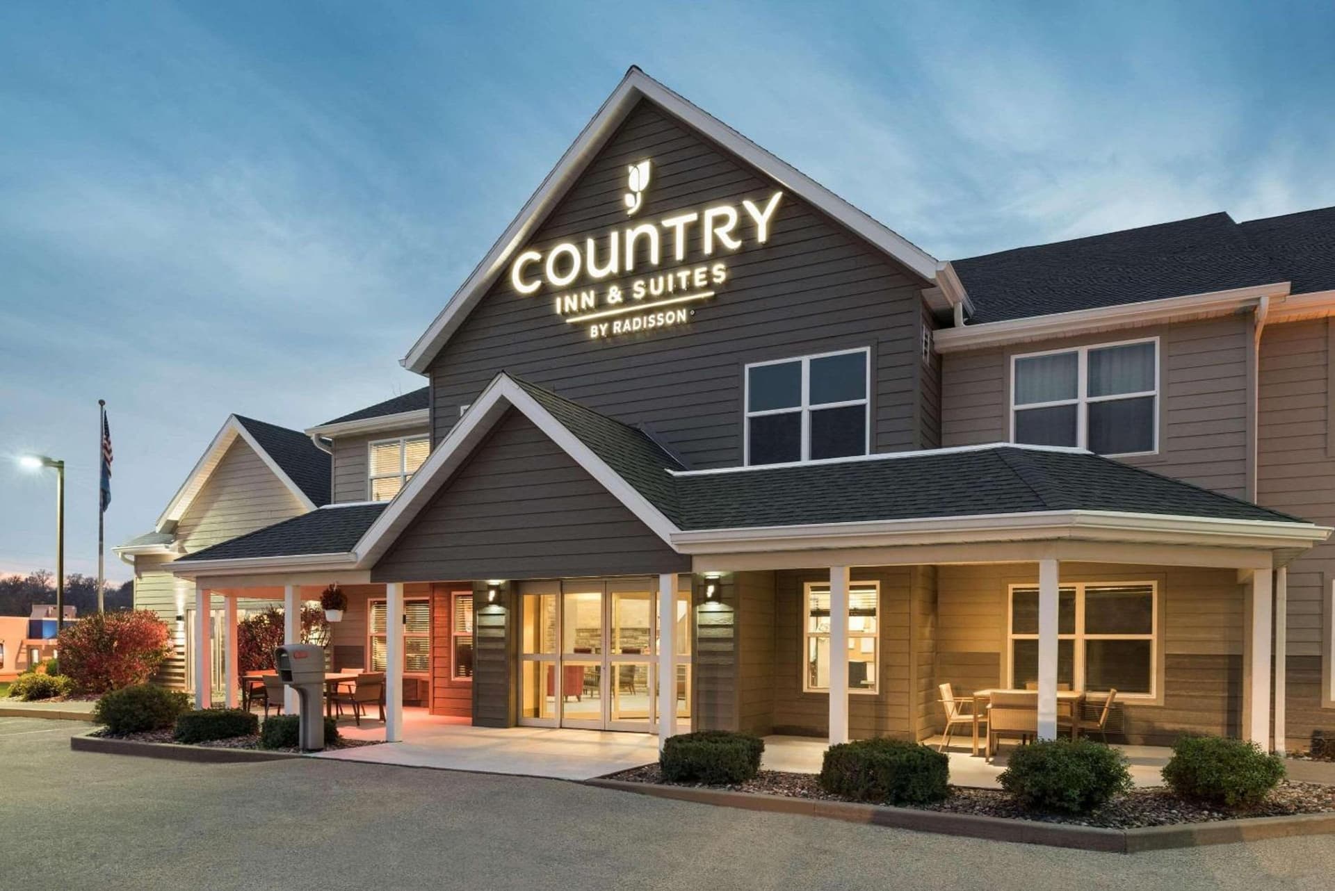 Country Inn & Suites by Radisson, Platteville, WI featured exterior or lobby in Platteville, WI — similar hotel